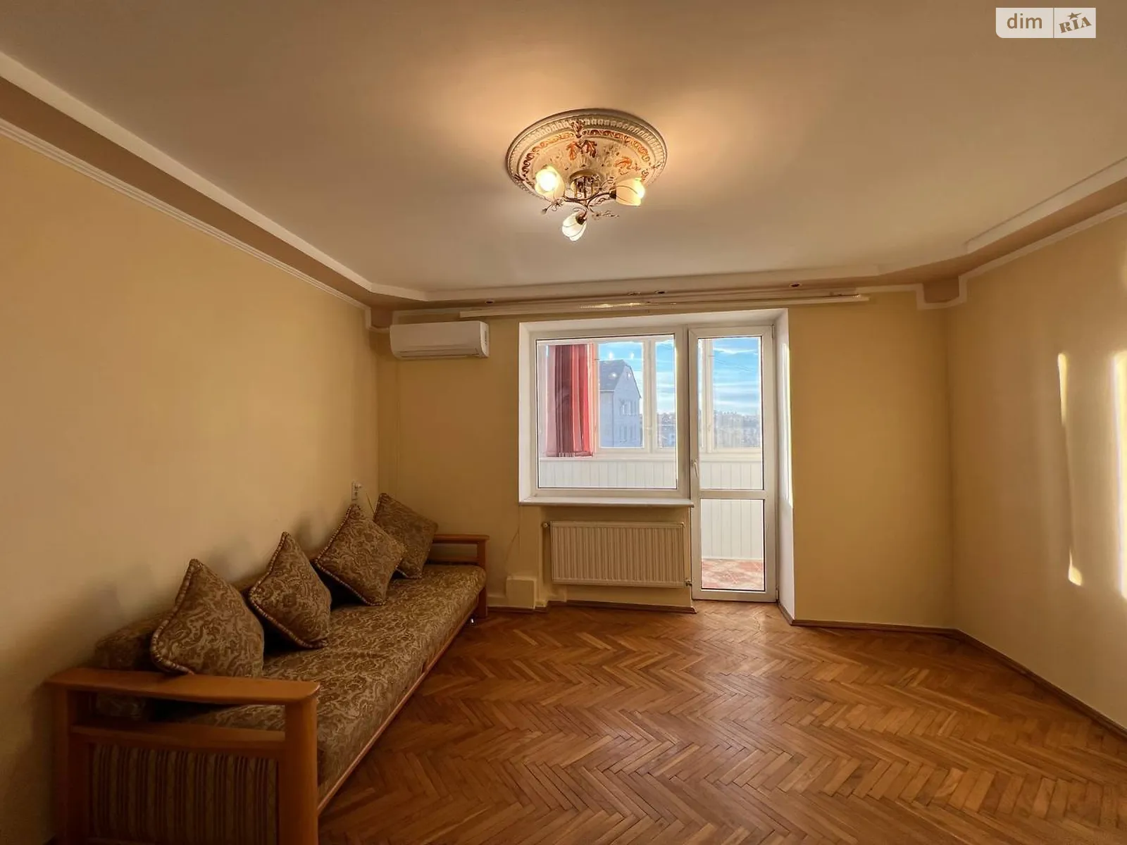 Продается 4-комнатная квартира 82 кв. м в Ивано-Франковске, ул. Коновальца Евгения, 32 - фото 1