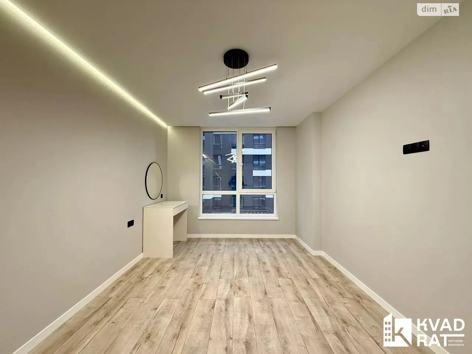Продается 1-комнатная квартира 40 кв. м в Ивано-Франковске, ул. Химиков, 28 - фото 1