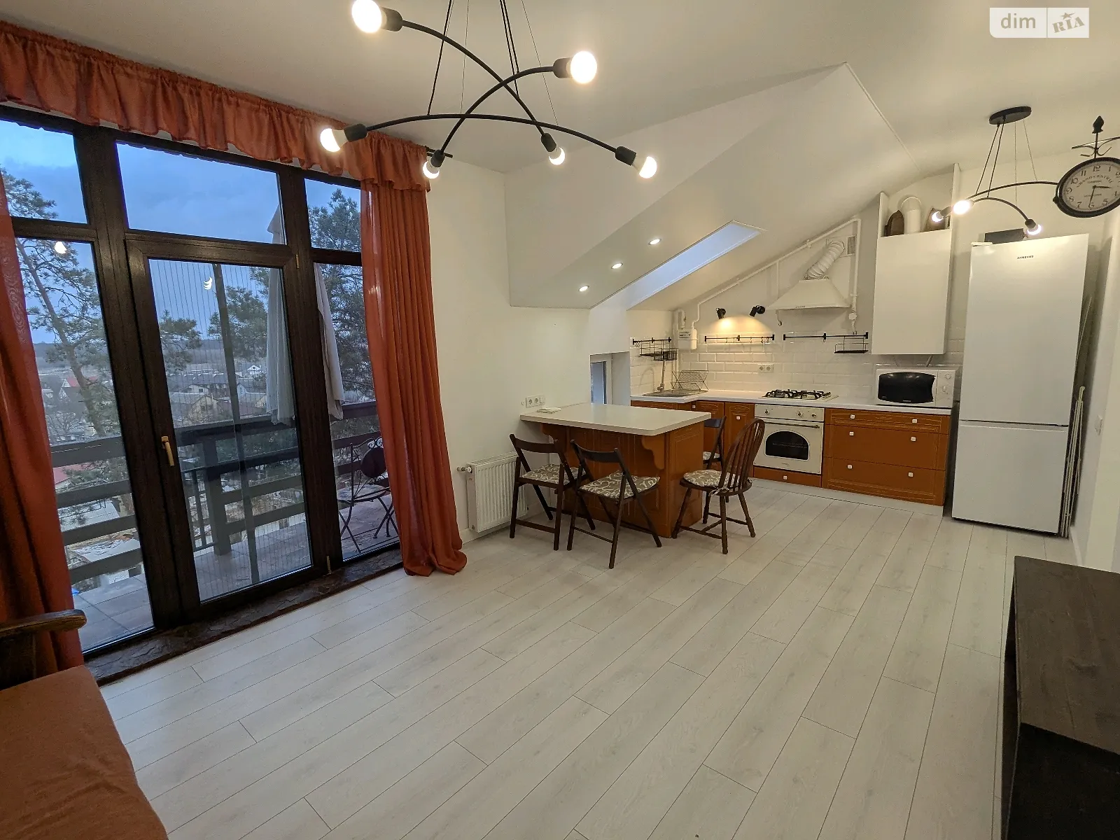 Продается 2-комнатная квартира 58 кв. м в Ирпене, ул. Ерощенко, 14 - фото 1