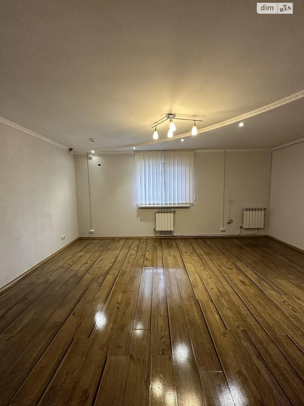 Сдается в аренду офис 53 кв. м в бизнес-центре, цена: 6890 грн - фото 1