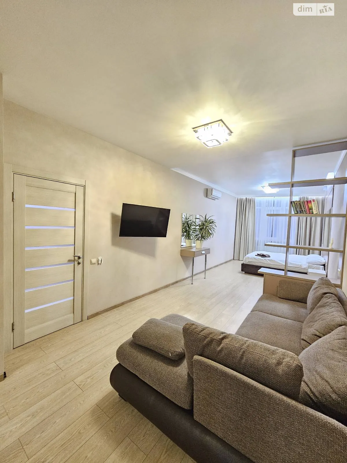 Здається в оренду 1-кімнатна квартира 60.8 кв. м у Одесі, плато Аркадійське(Гагарінське), 9 - фото 1