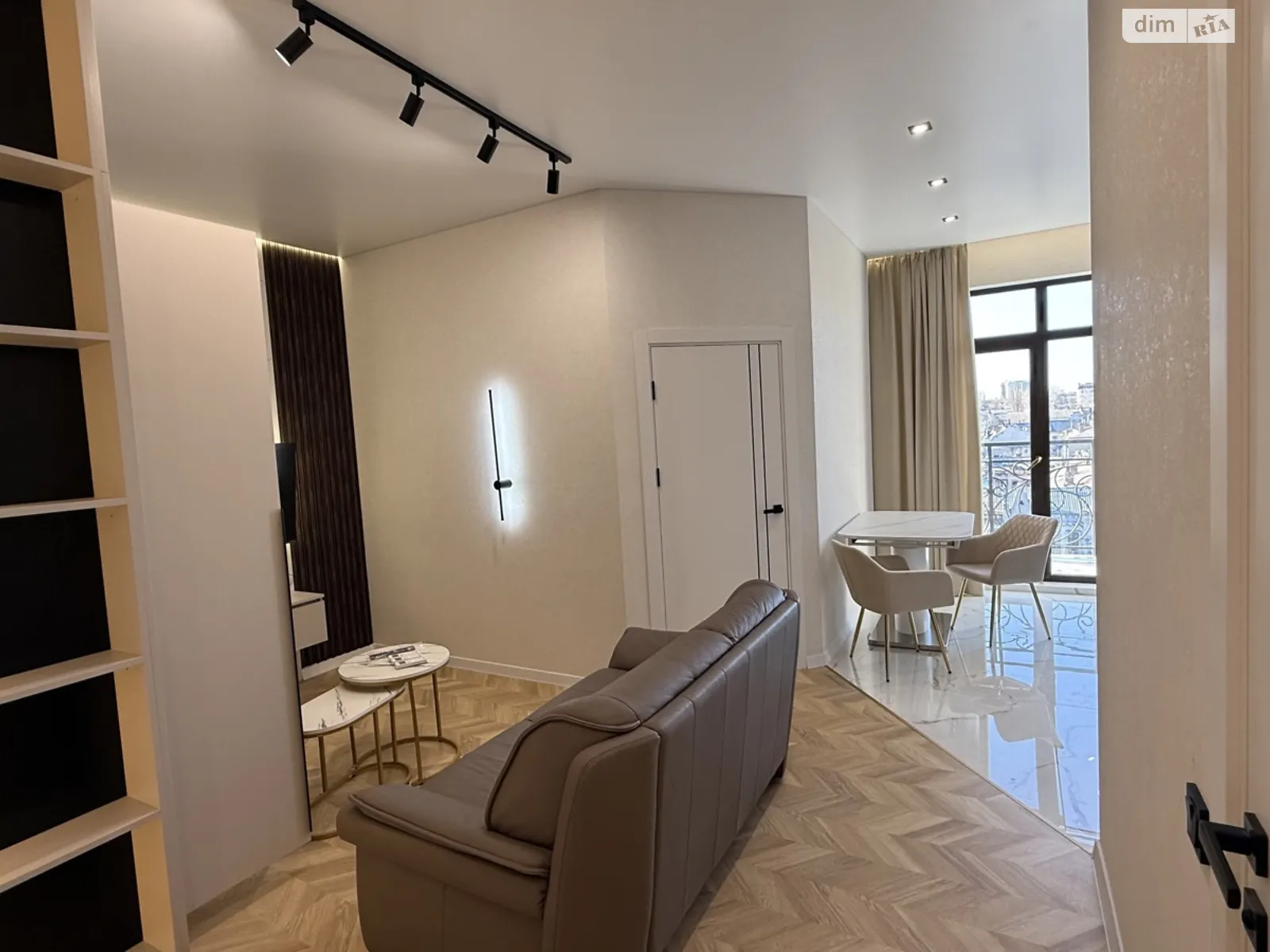 Здається в оренду 2-кімнатна квартира 57 кв. м у Одесі, вул. Карантинна, 22 - фото 1