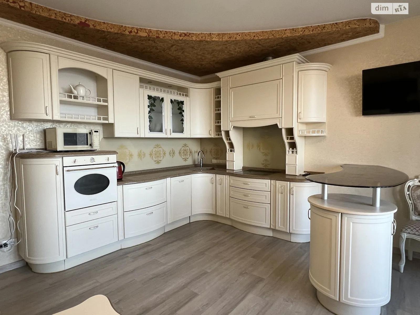 Продается 3-комнатная квартира 177.1 кв. м в Черноморске, пер. Хантадзе - фото 1