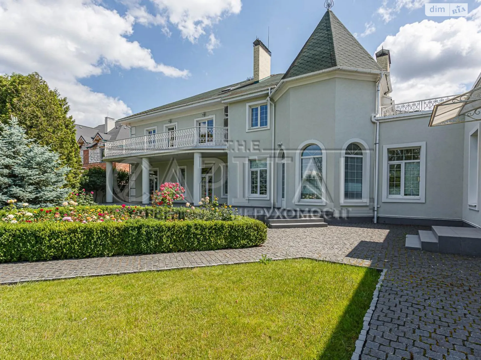 Продается дом на 3 этажа 962 кв. м с подвалом, цена: 750000 $ - фото 1