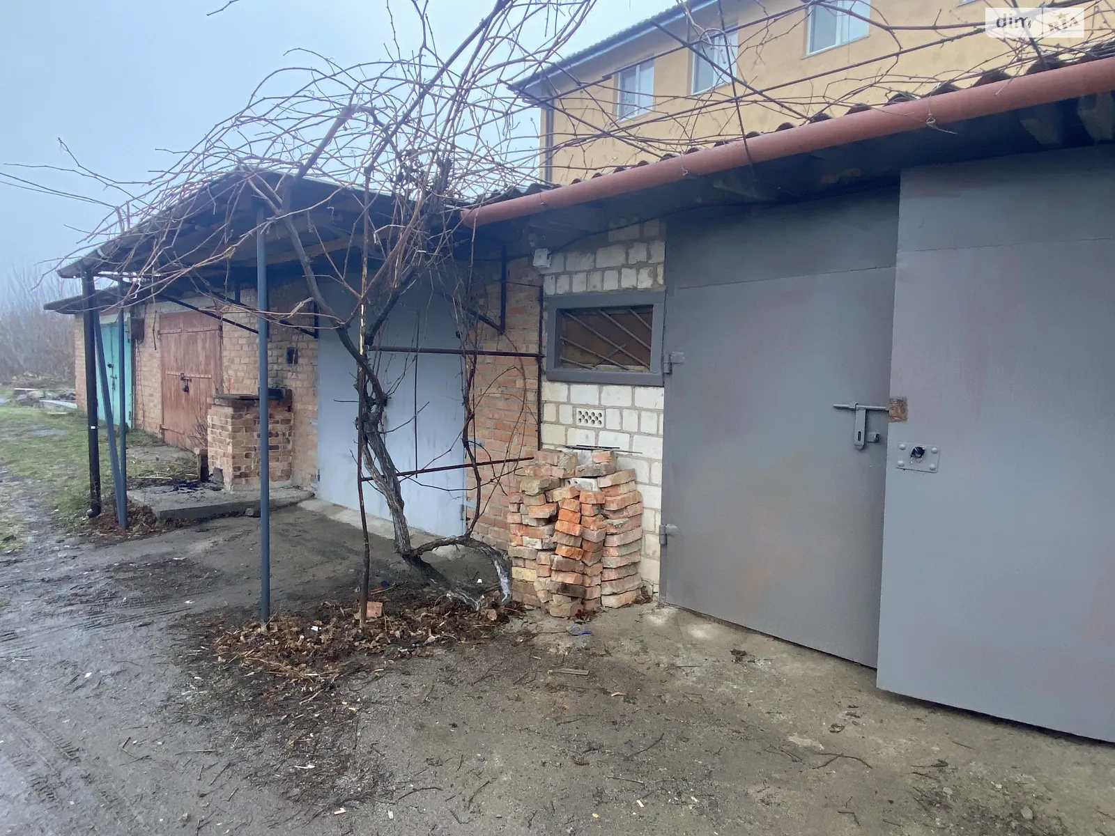 Продается место в гаражном кооперативе под легковое авто на 35.3 кв. м, цена: 9500 $ - фото 1