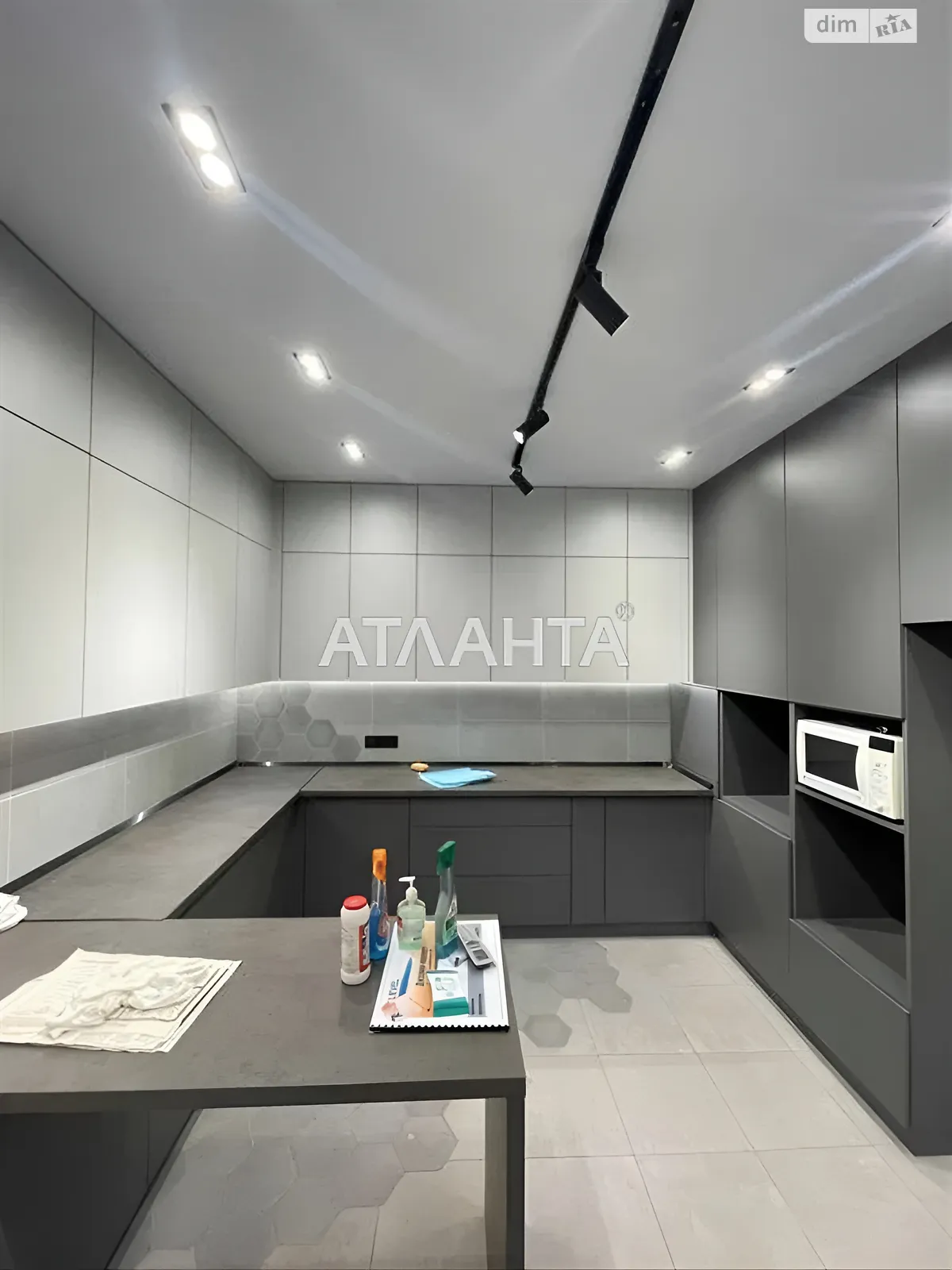 Продається будинок 2 поверховий 98 кв. м з гаражем, цена: 110000 $ - фото 1