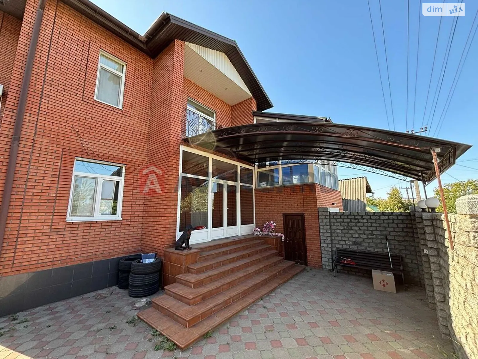 Продается дом на 3 этажа 420 кв. м с беседкой, цена: 190000 $ - фото 1