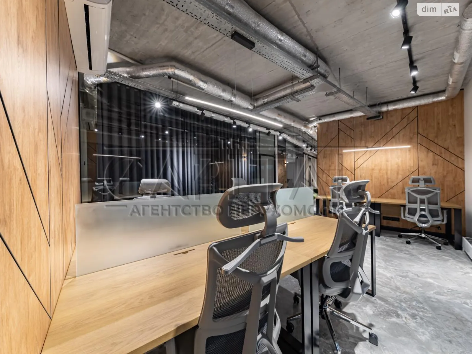 Сдается в аренду офис 120 кв. м в бизнес-центре, цена: 4200 $ - фото 1