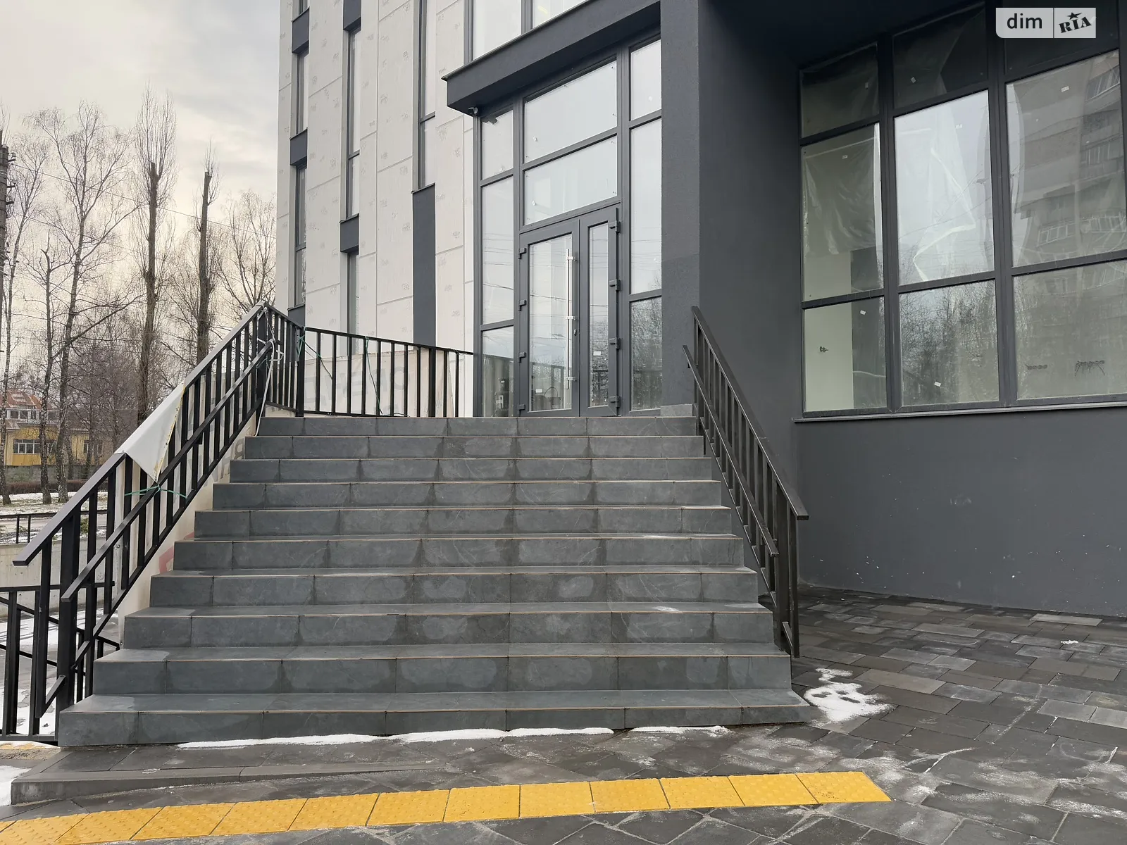 Продается офис 61.2 кв. м в бизнес-центре, цена: 58140 $ - фото 1