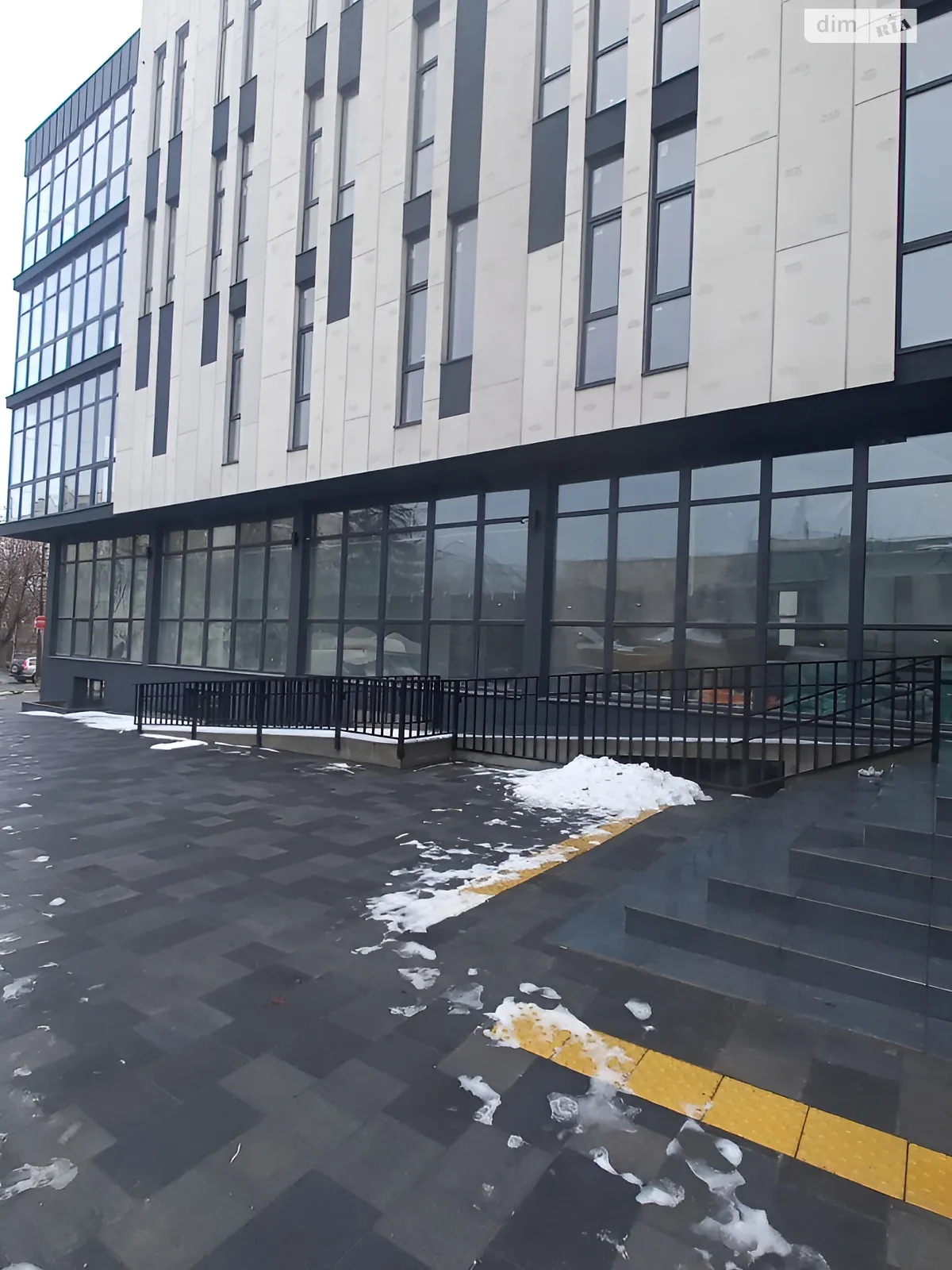 Продается помещения свободного назначения 64.2 кв. м в 4-этажном здании, цена: 67410 $ - фото 1