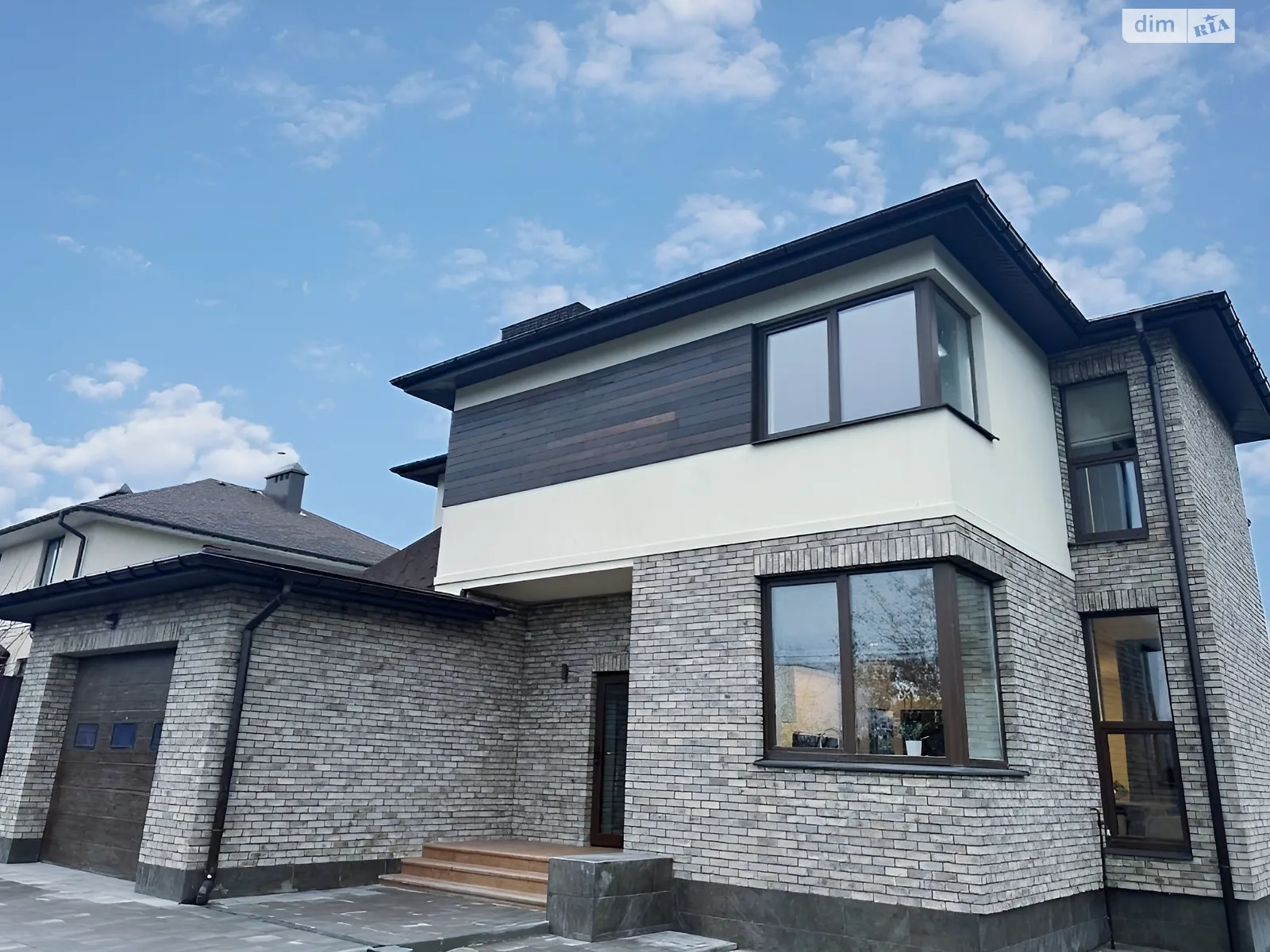 Продається будинок 2 поверховий 240 кв. м з терасою, цена: 380000 $ - фото 1