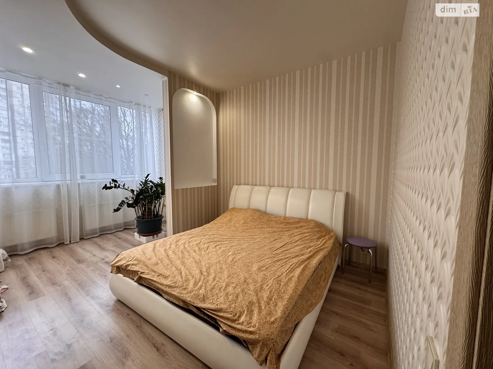 Продається 4-кімнатна квартира 121.2 кв. м у Харкові, вул. Енвера Ахсарова, 13А - фото 1