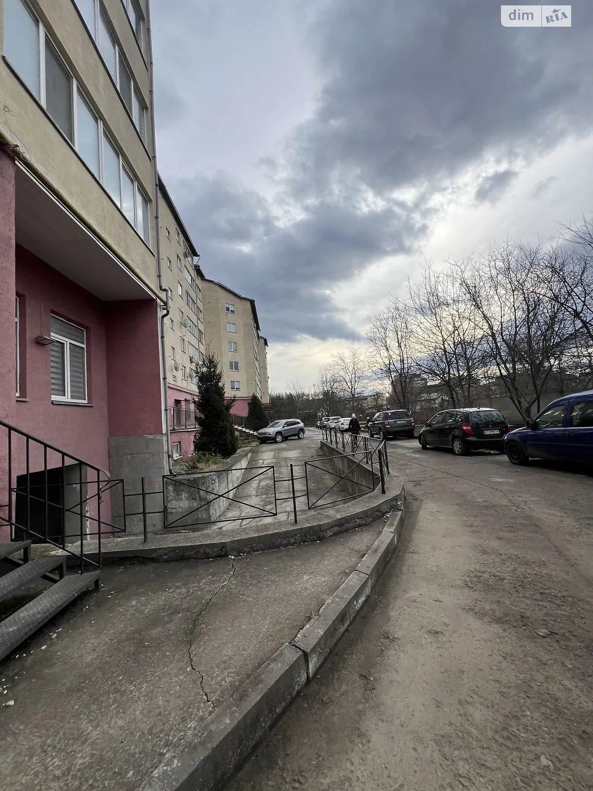 Продається 2-кімнатна квартира 77.6 кв. м у Івано-Франківську, вул. Молодіжна, 55 - фото 1