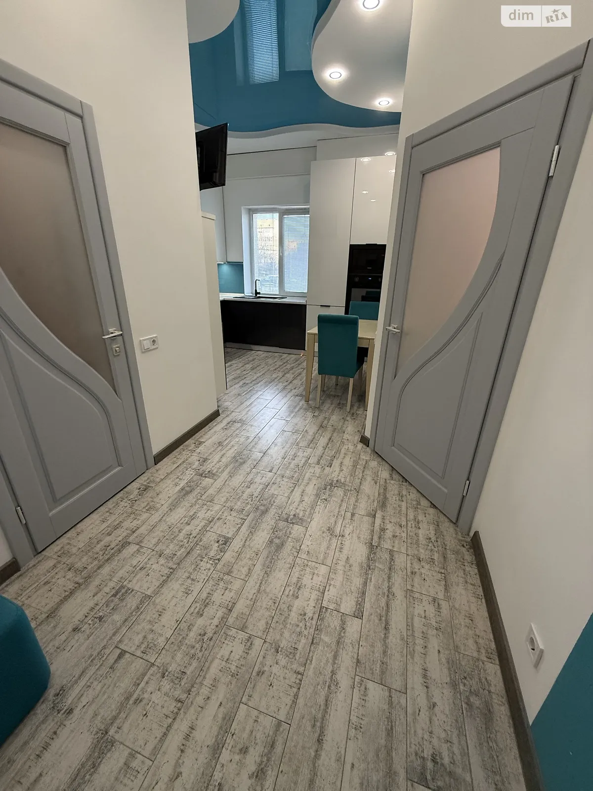 Продается 1-комнатная квартира 41.1 кв. м в Ровно, ул. Анатолия Лабунского - фото 1