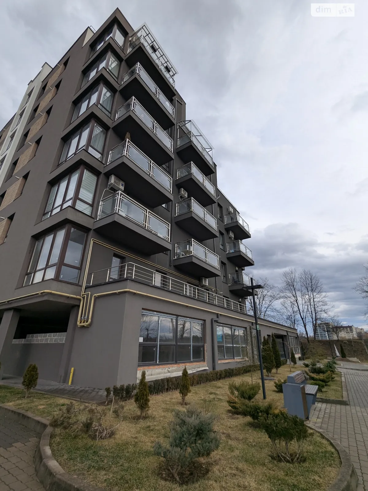Продается 3-комнатная квартира 82 кв. м в Ивано-Франковске, ул. Ленкавского, 17Г - фото 1