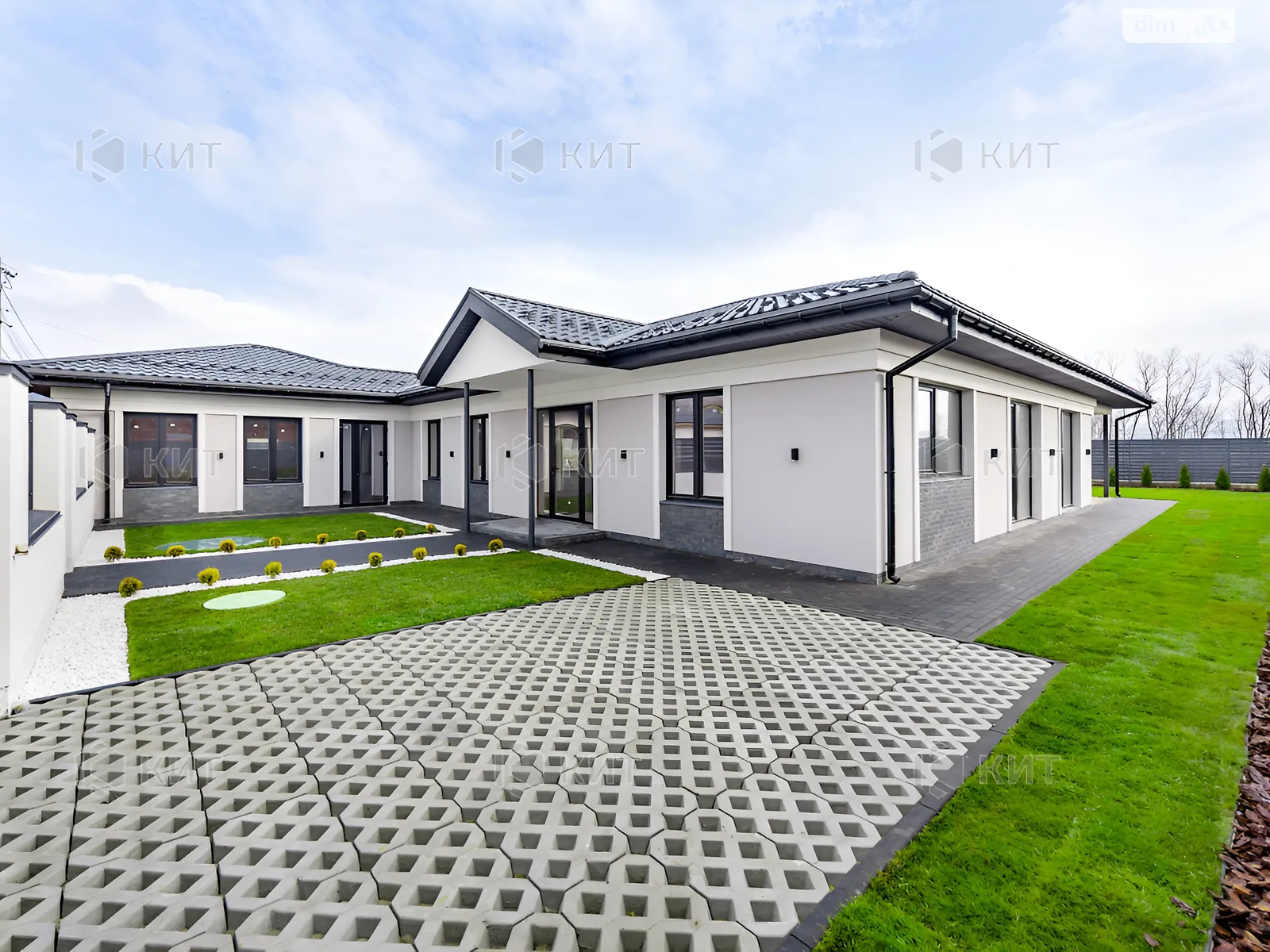 Продається одноповерховий будинок 300 кв. м з балконом, цена: 200000 $ - фото 1
