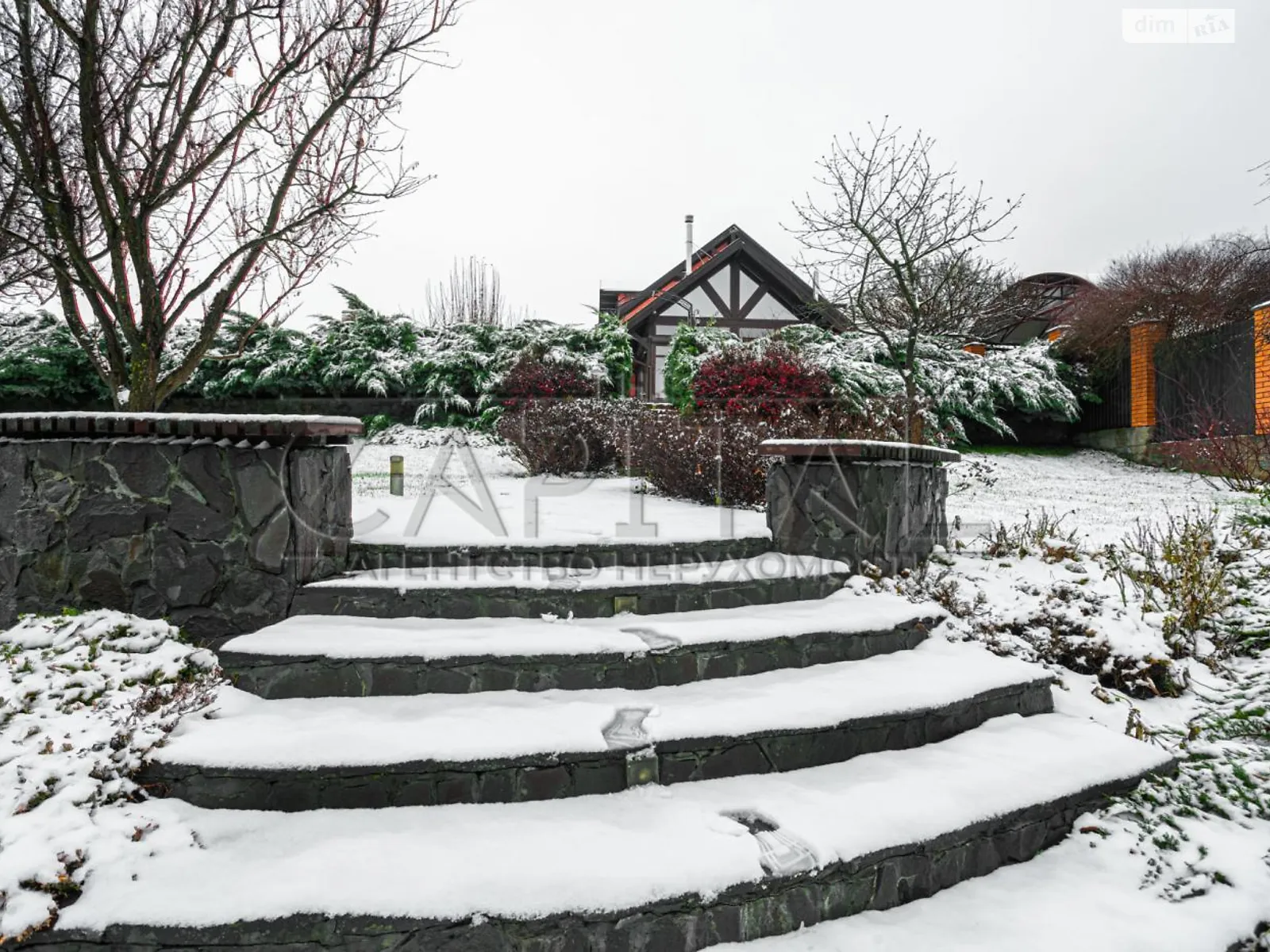 Продается дом на 2 этажа 148.5 кв. м с садом, цена: 190000 $ - фото 1