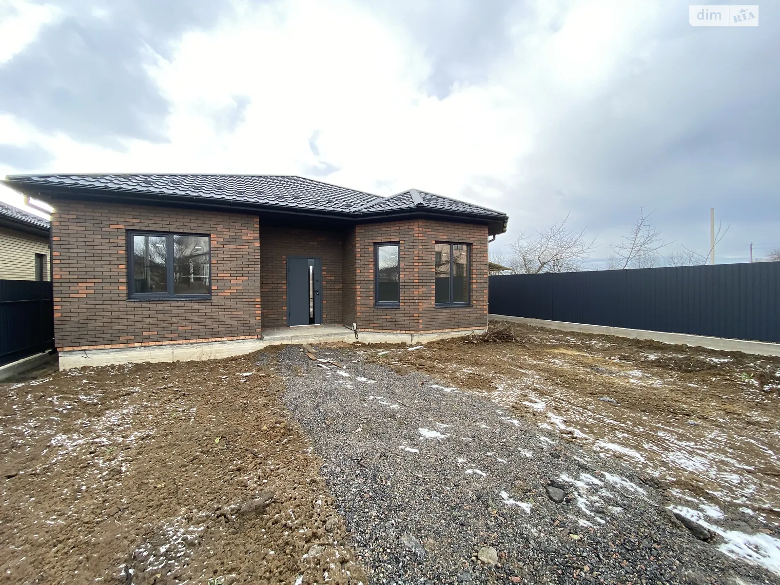 Продається одноповерховий будинок 120 кв. м з гаражем, цена: 75000 $ - фото 1