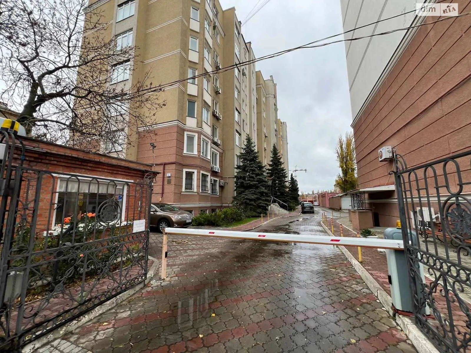Продається приміщення вільного призначення 399.3 кв. м в 8-поверховій будівлі, цена: 270000 $ - фото 1