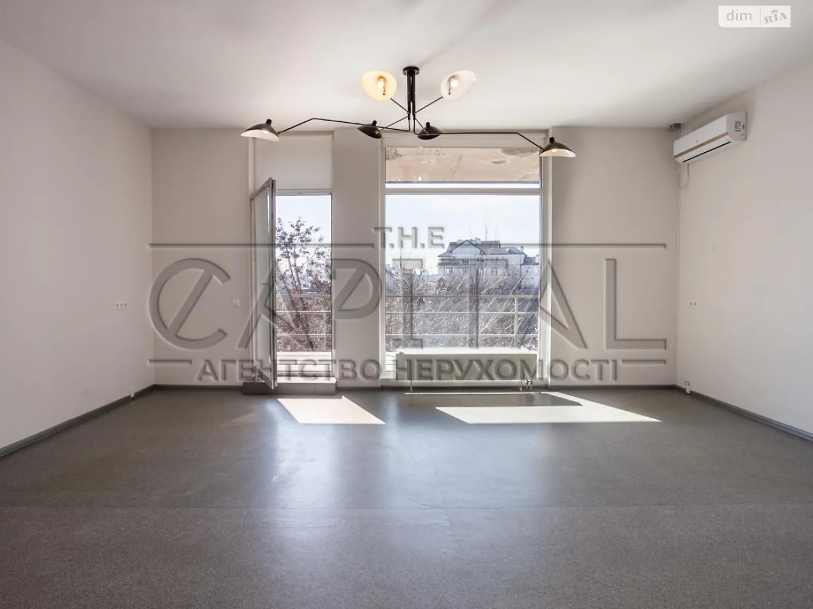Здається в оренду офіс 63 кв. м в бізнес-центрі, цена: 750 $ - фото 1