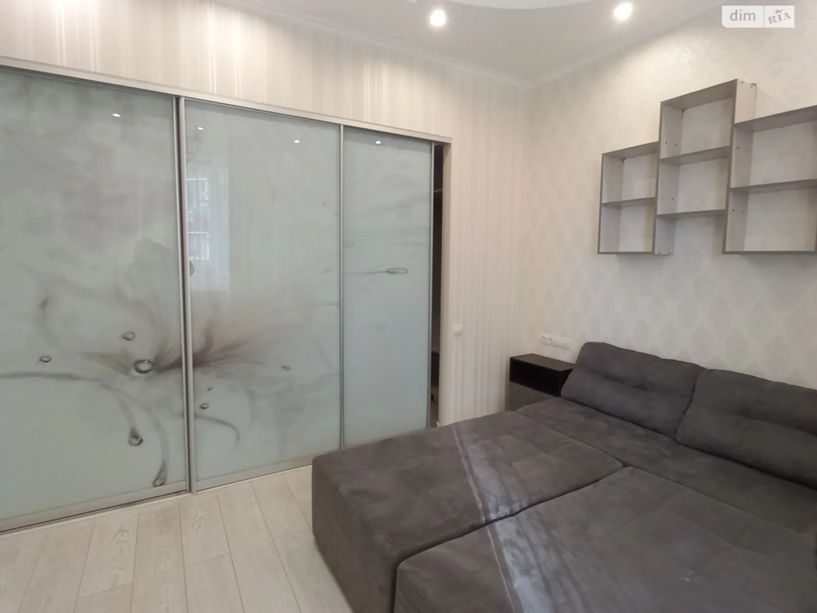 Продается 2-комнатная квартира 67.6 кв. м в Крыжановка, ул. Академика Сахарова - фото 1