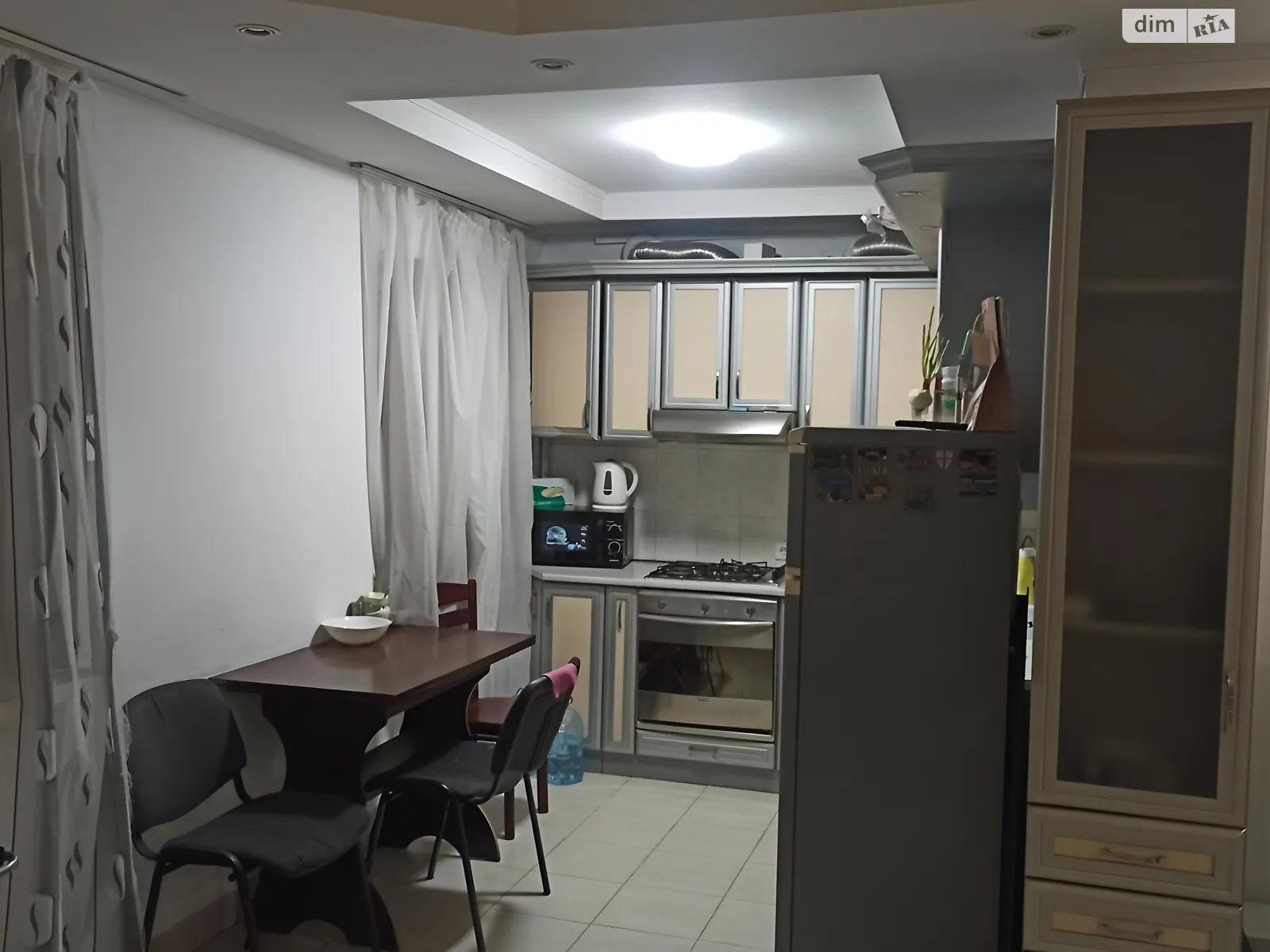 Продается 3-комнатная квартира 80 кв. м в Ужгороде, просп. Свободы, 45 - фото 1