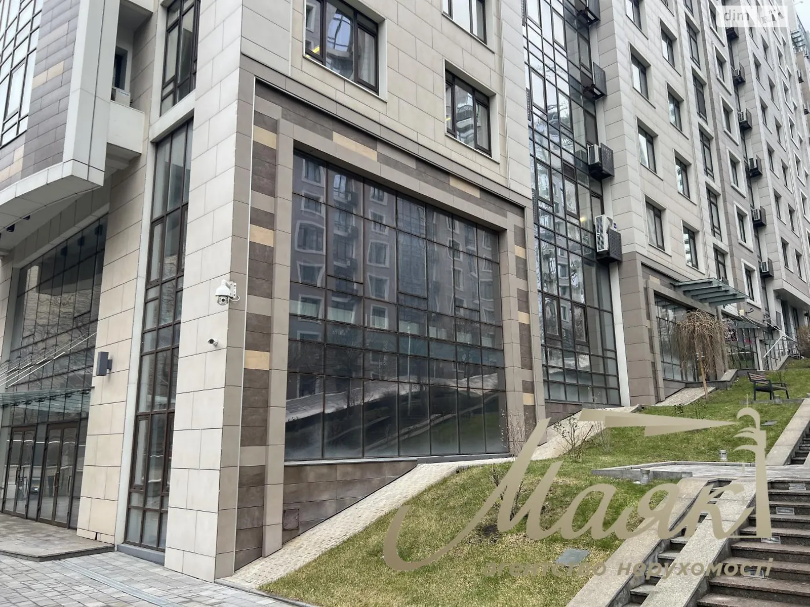 Продается помещения свободного назначения 430 кв. м в 12-этажном здании, цена: 1161000 $ - фото 1