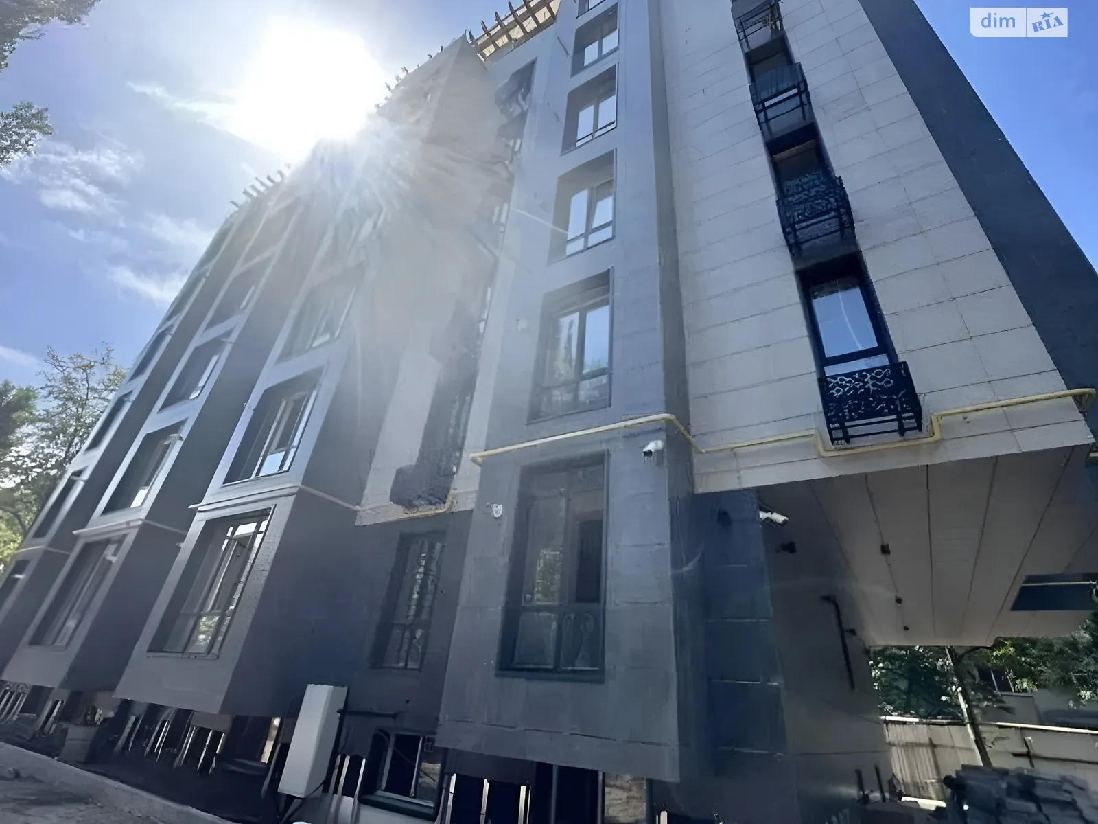 Продается 1-комнатная квартира 40 кв. м в Одессе, ул. Космонавтов, 23 - фото 1