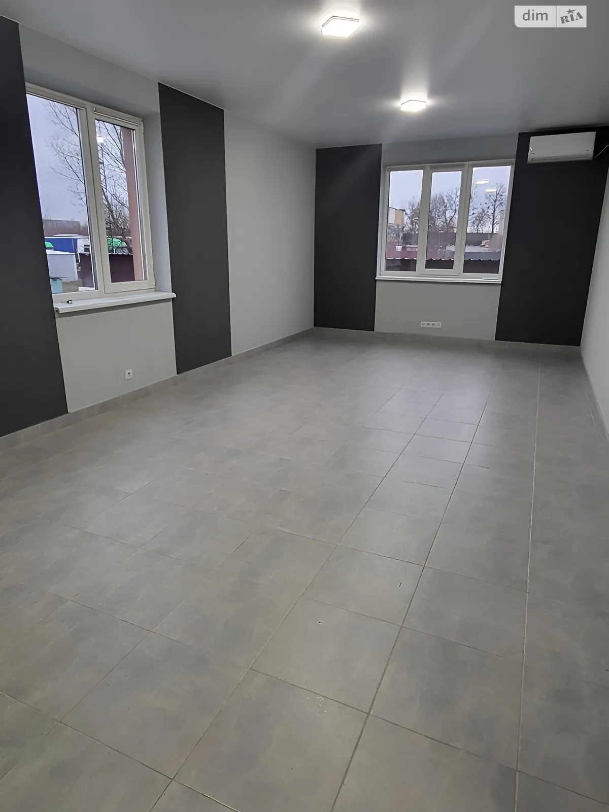 Сдается в аренду офис 33 кв. м в бизнес-центре, цена: 8600 грн - фото 1