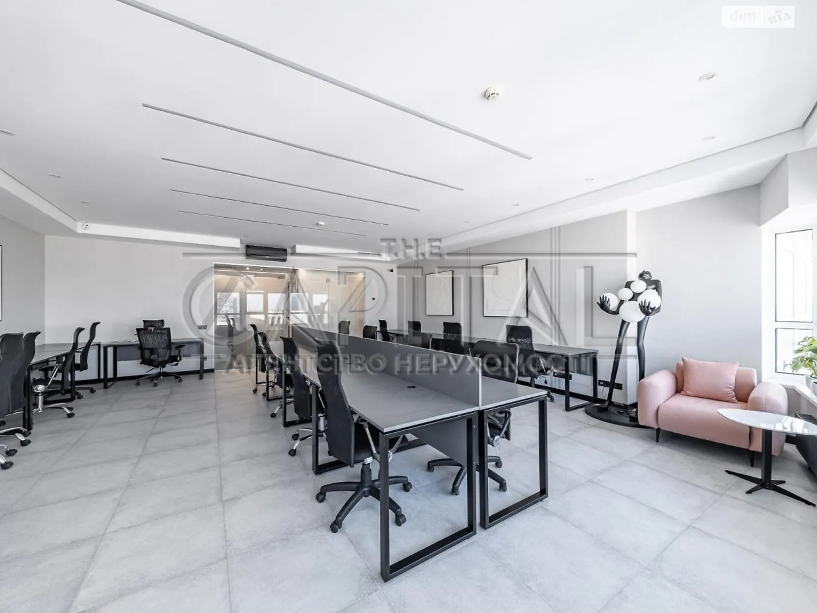 Сдается в аренду офис 131 кв. м в бизнес-центре, цена: 2900 $ - фото 1