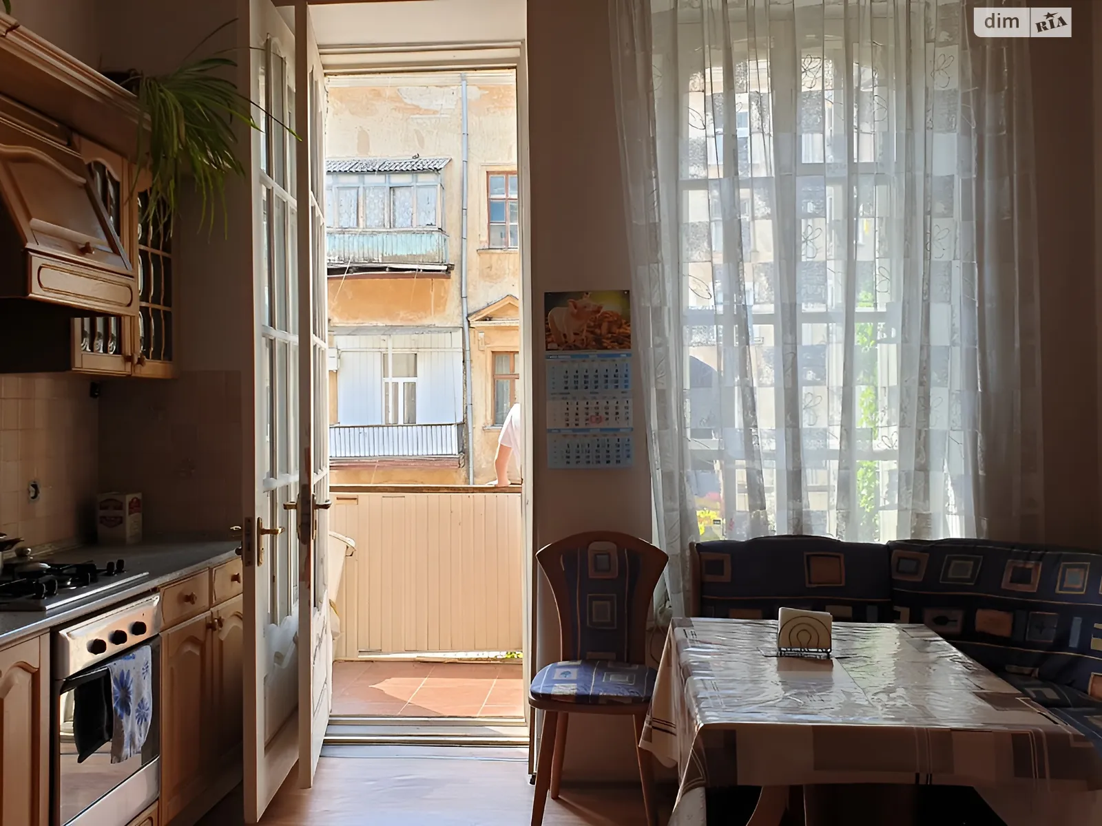 Продається 5-кімнатна квартира 160 кв. м у Одесі, пл. Соборна - фото 1