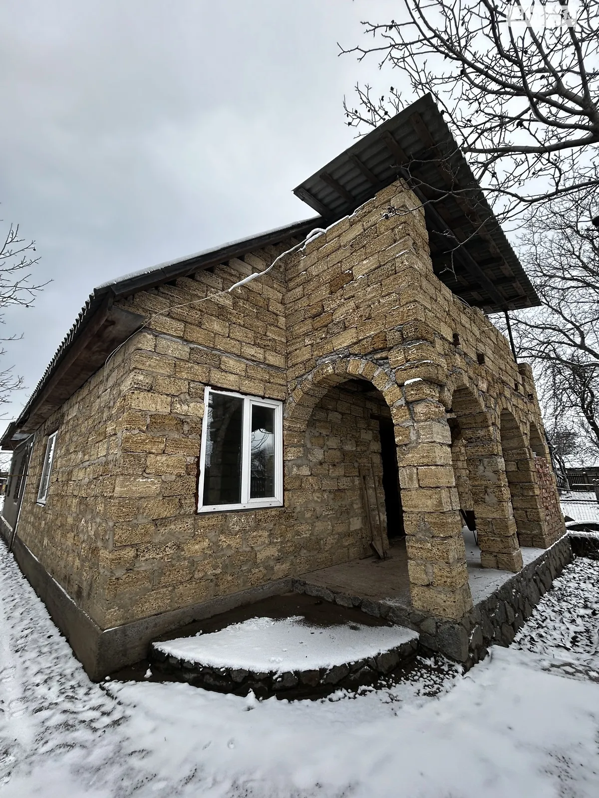Продается одноэтажный дом 80 кв. м с мансардой, цена: 25000 $ - фото 1