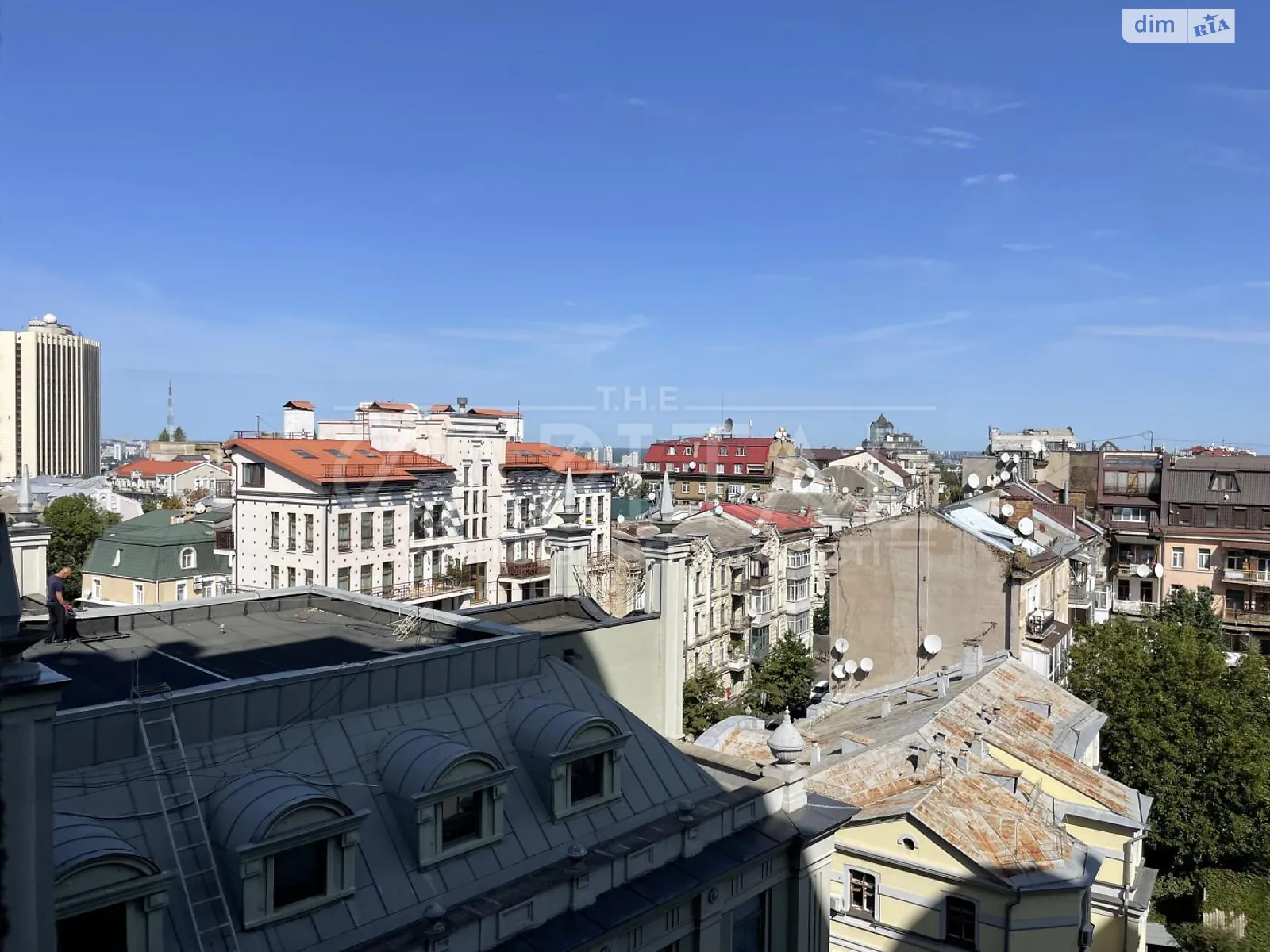 Продается 3-комнатная квартира 130.1 кв. м в Киеве, ул. Олеся Гончара, 35 - фото 1