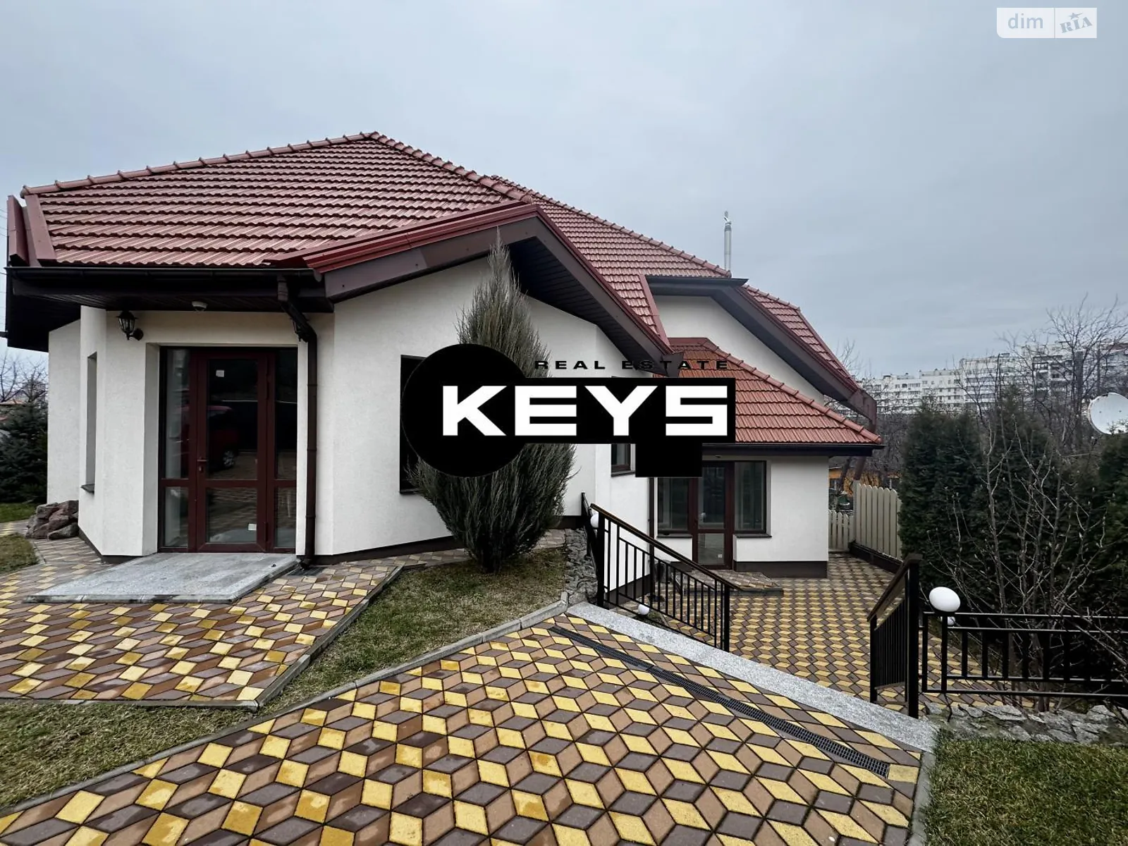 Продается дом на 3 этажа 482 кв. м с балконом, цена: 570000 $ - фото 1