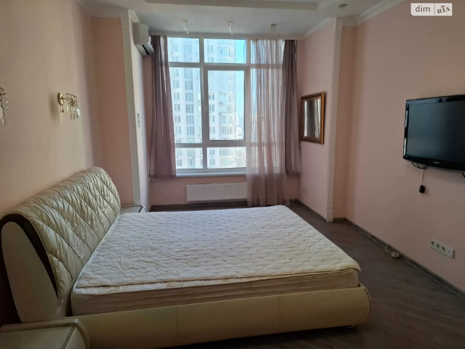 Сдается в аренду 1-комнатная квартира 57 кв. м в Одессе, цена: 250 $ - фото 1