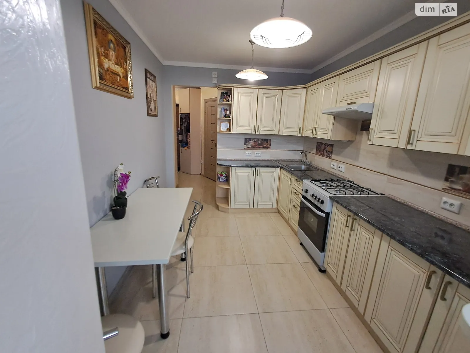 3-комнатная квартира 82.8 кв. м в Тернополе, ул. Галицкая, 29Б - фото 1