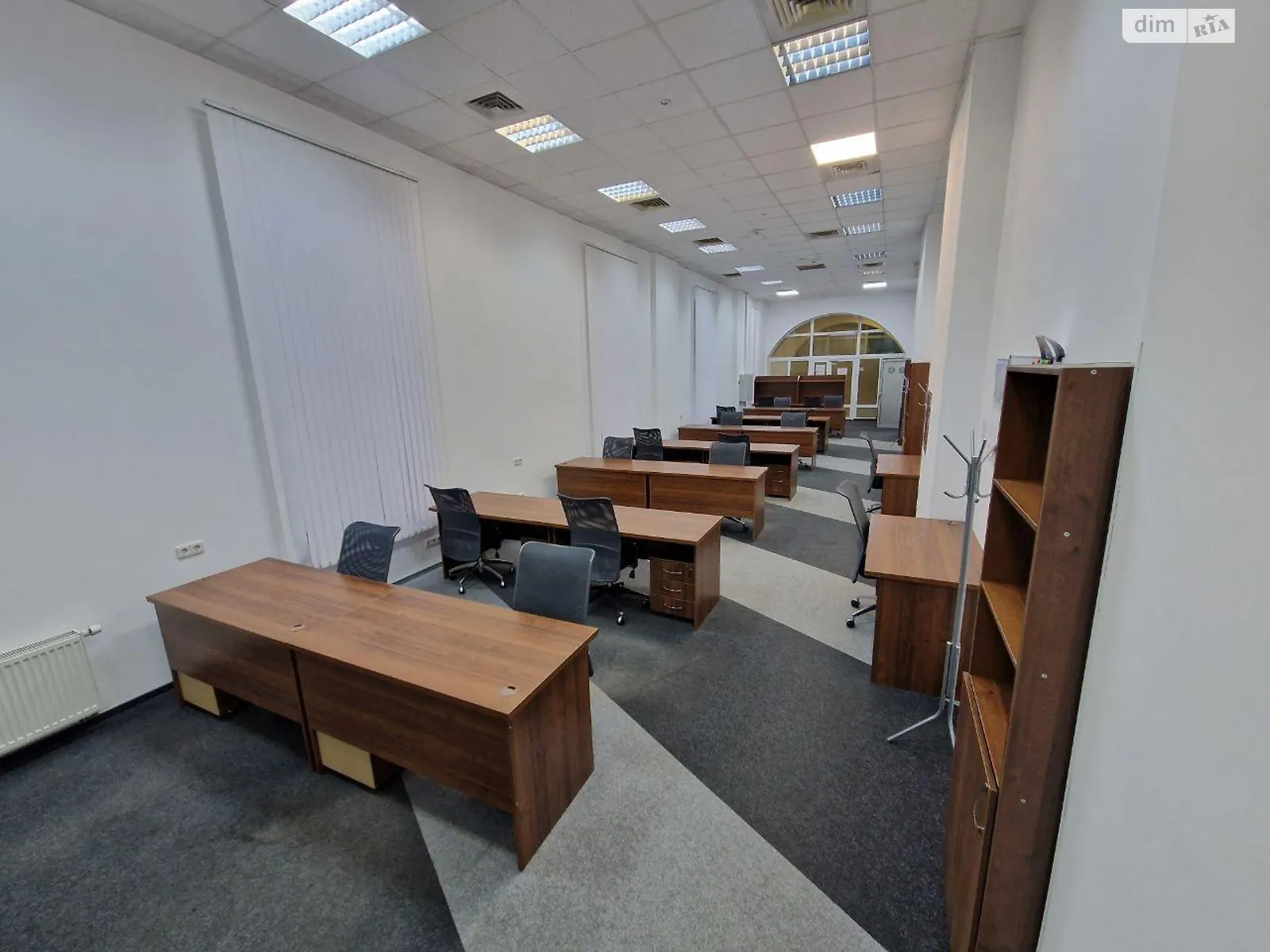 Сдается в аренду офис 336 кв. м в бизнес-центре, цена: 6000 $ - фото 1