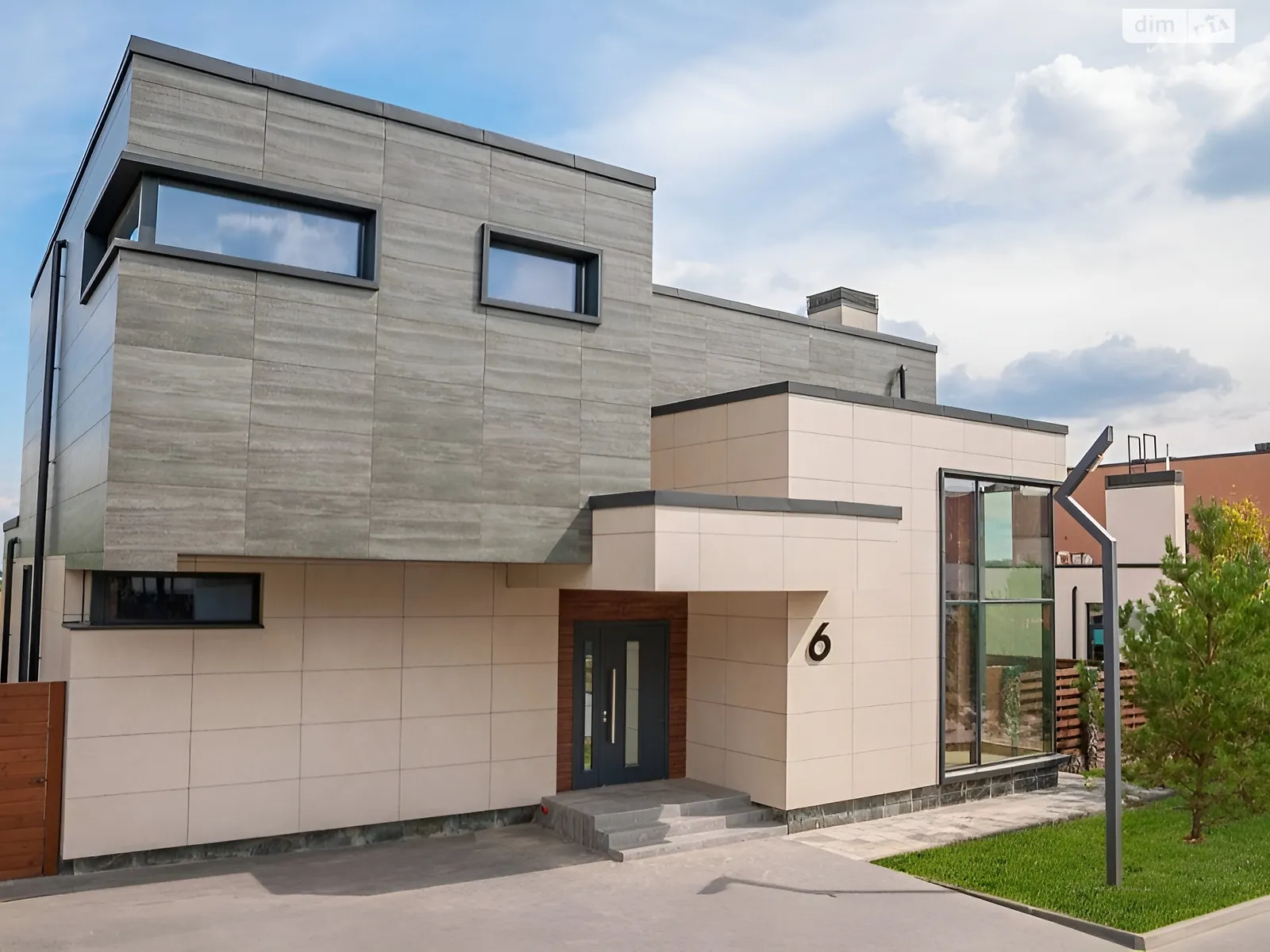 Продается дом на 2 этажа 263 кв. м с бассейном, цена: 375000 $ - фото 1