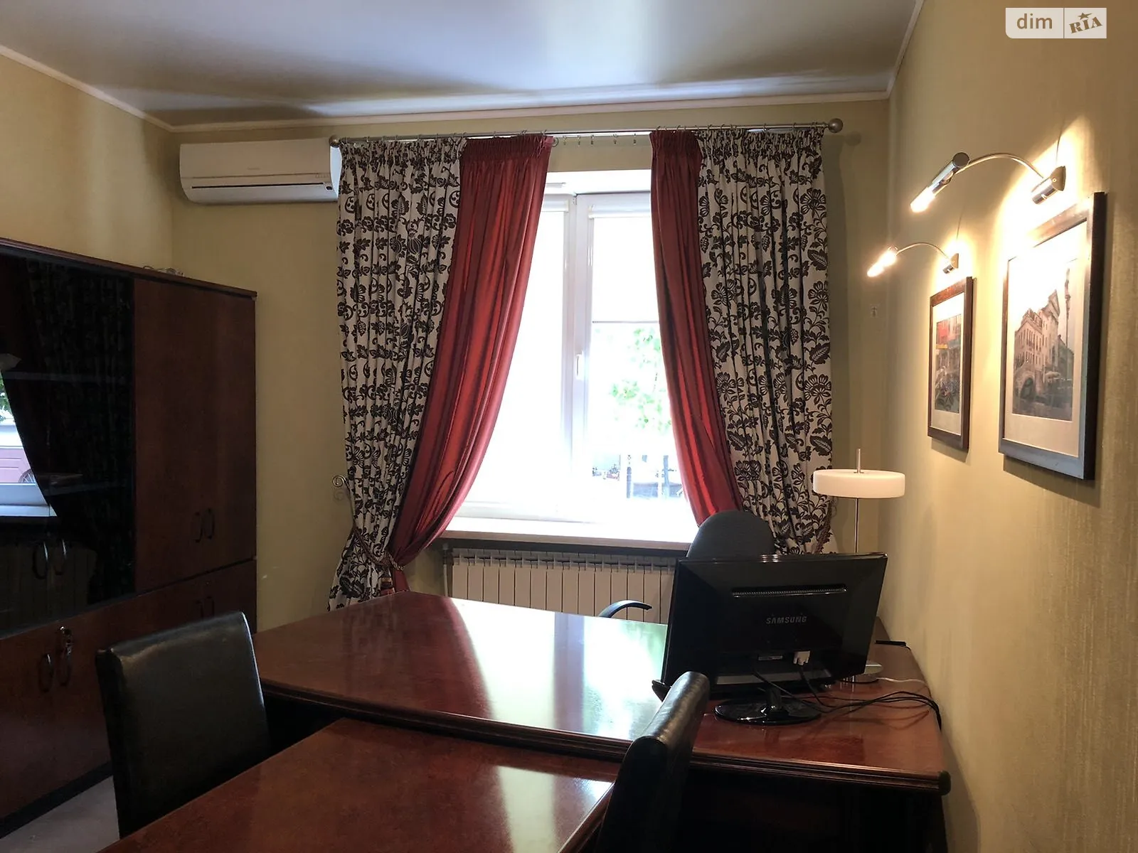 Сдается в аренду офис 80 кв. м в бизнес-центре, цена: 500 $ - фото 1