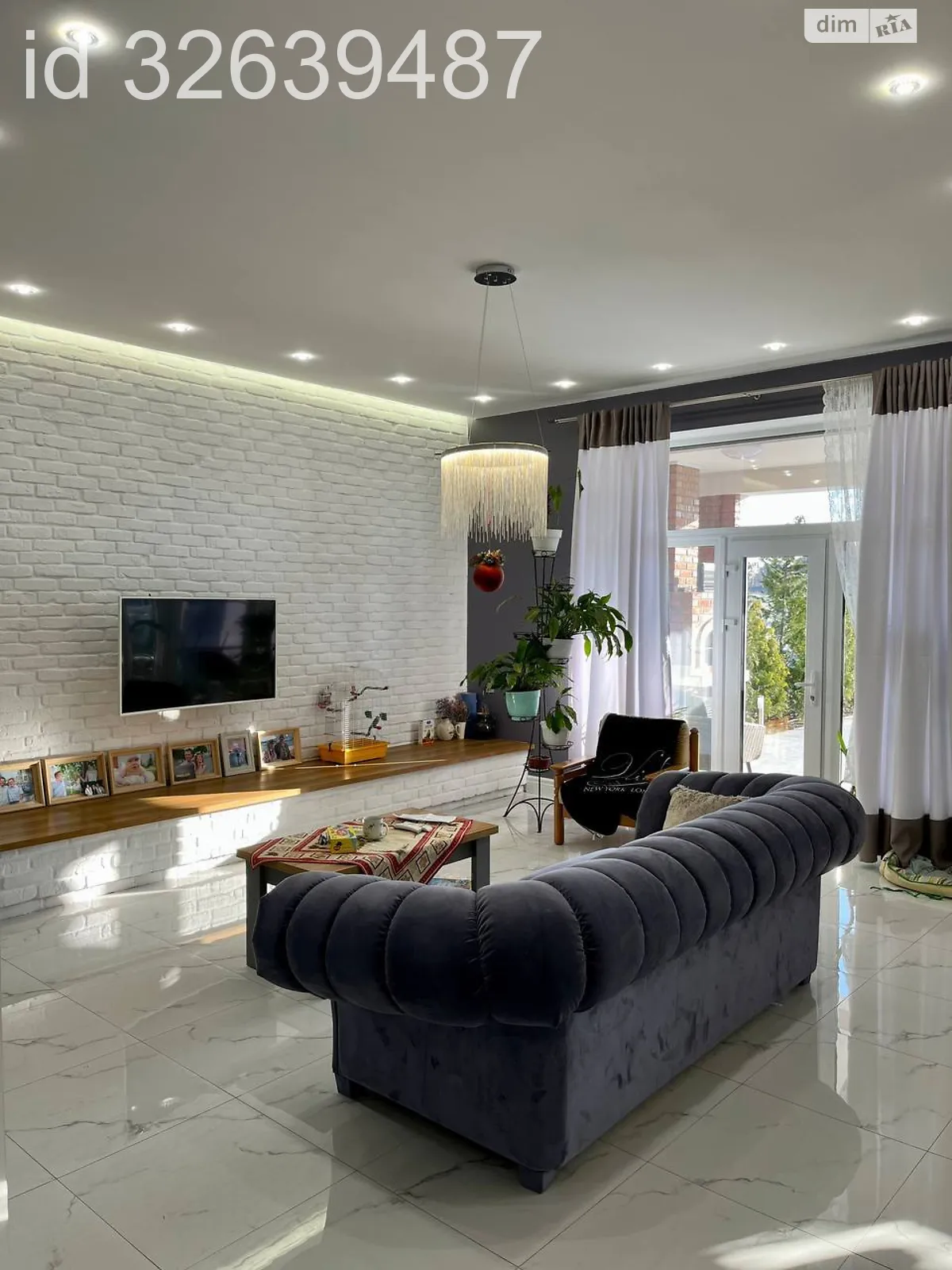 Сдается в аренду дом на 2 этажа 243.8 кв. м с баней/сауной, цена: 2000 $ - фото 1