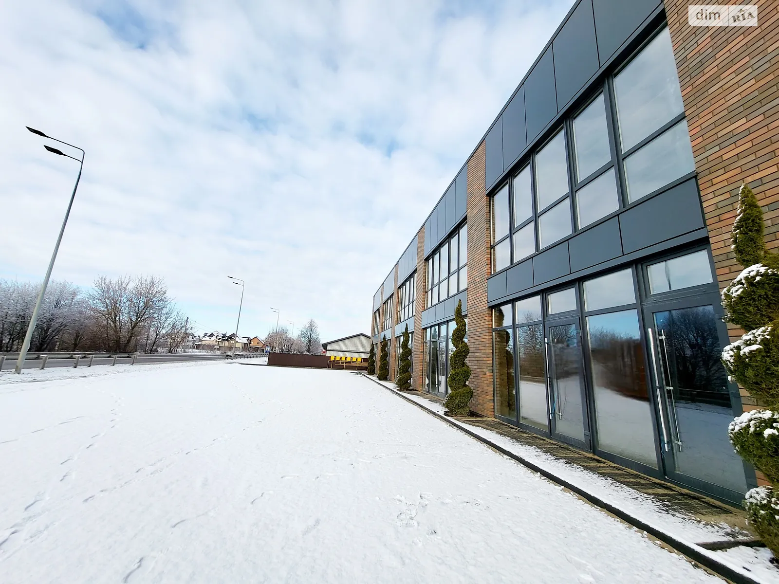 Продается объект сферы услуг 150 кв. м в 2-этажном здании, цена: 175000 $ - фото 1