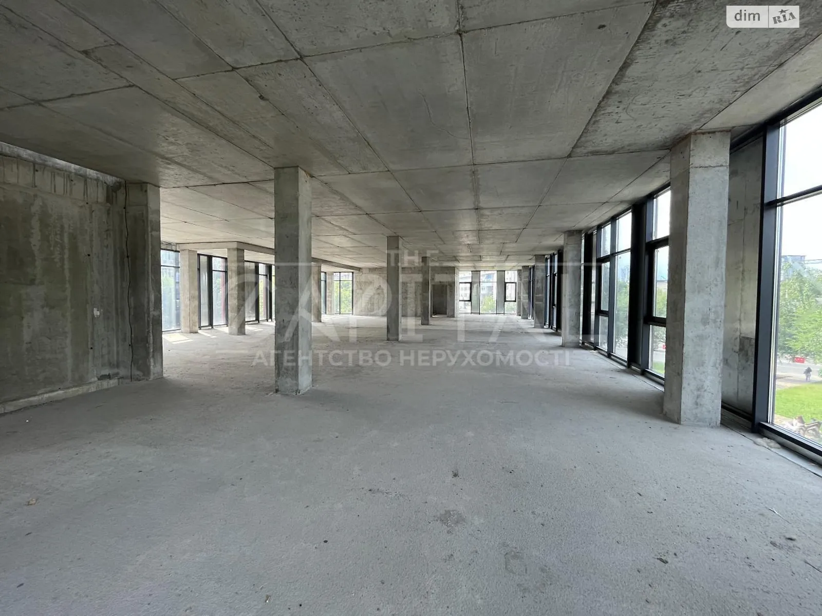 Продается дом на 3 этажа 1439.9 кв. м с террасой, цена: 2200000 $ - фото 1