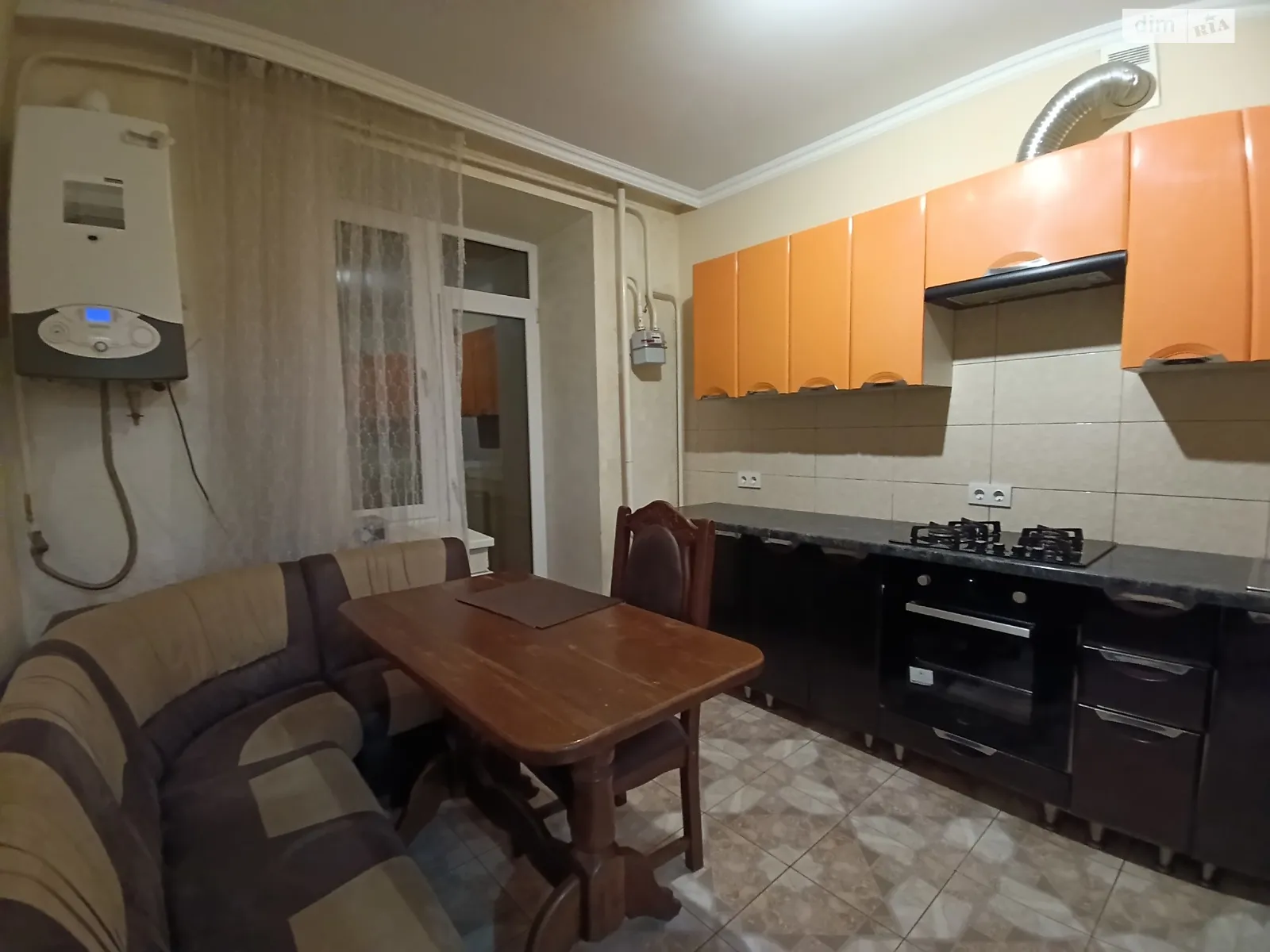 Сдается в аренду 1-комнатная квартира 44 кв. м в Ивано-Франковске, ул. Стрельцов Сечевых, 76В - фото 1
