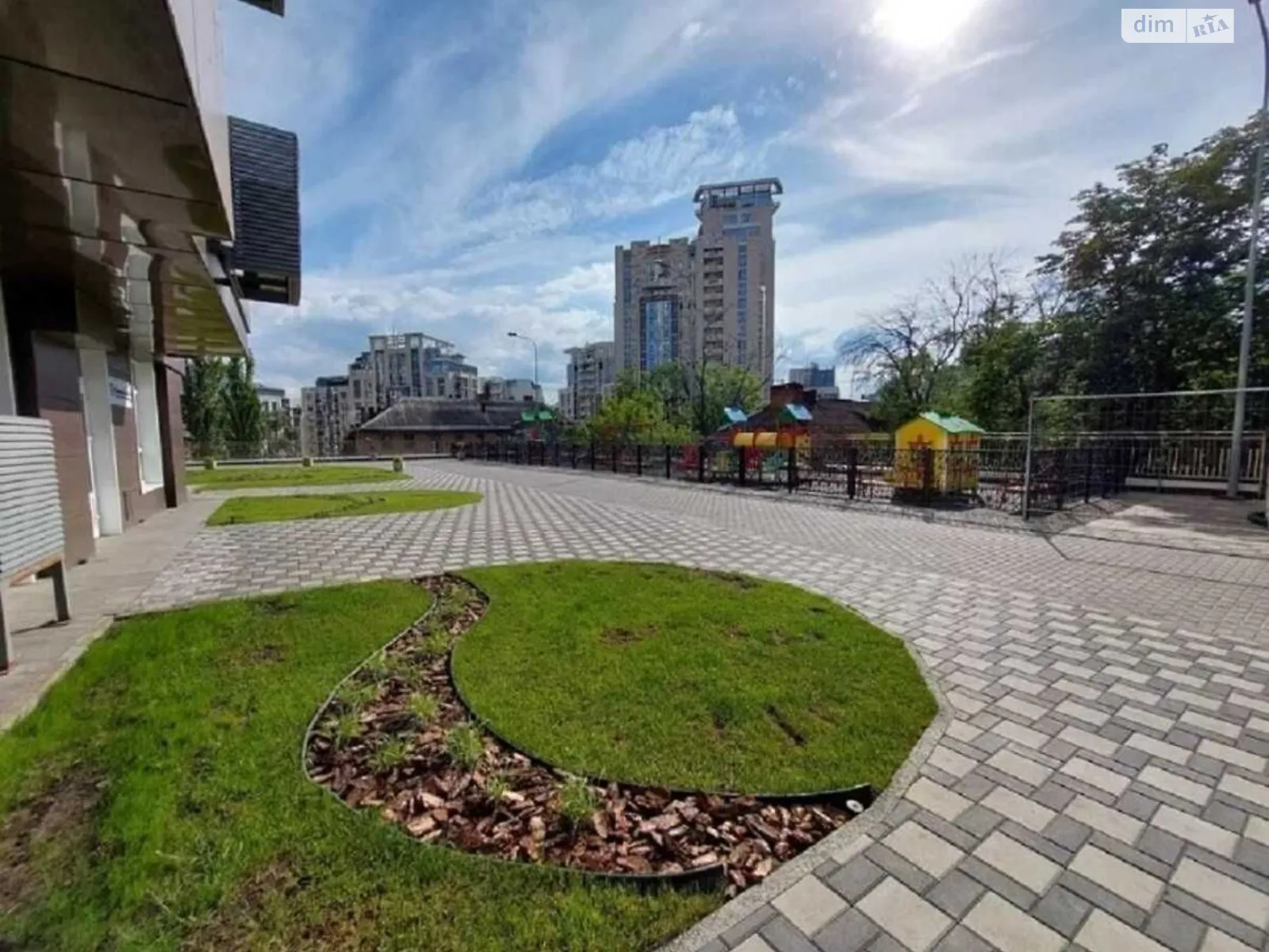 Продается 3-комнатная квартира 111 кв. м в Киеве, ул. Иоанна Павла II(Патриса Лумумбы), 11 - фото 1