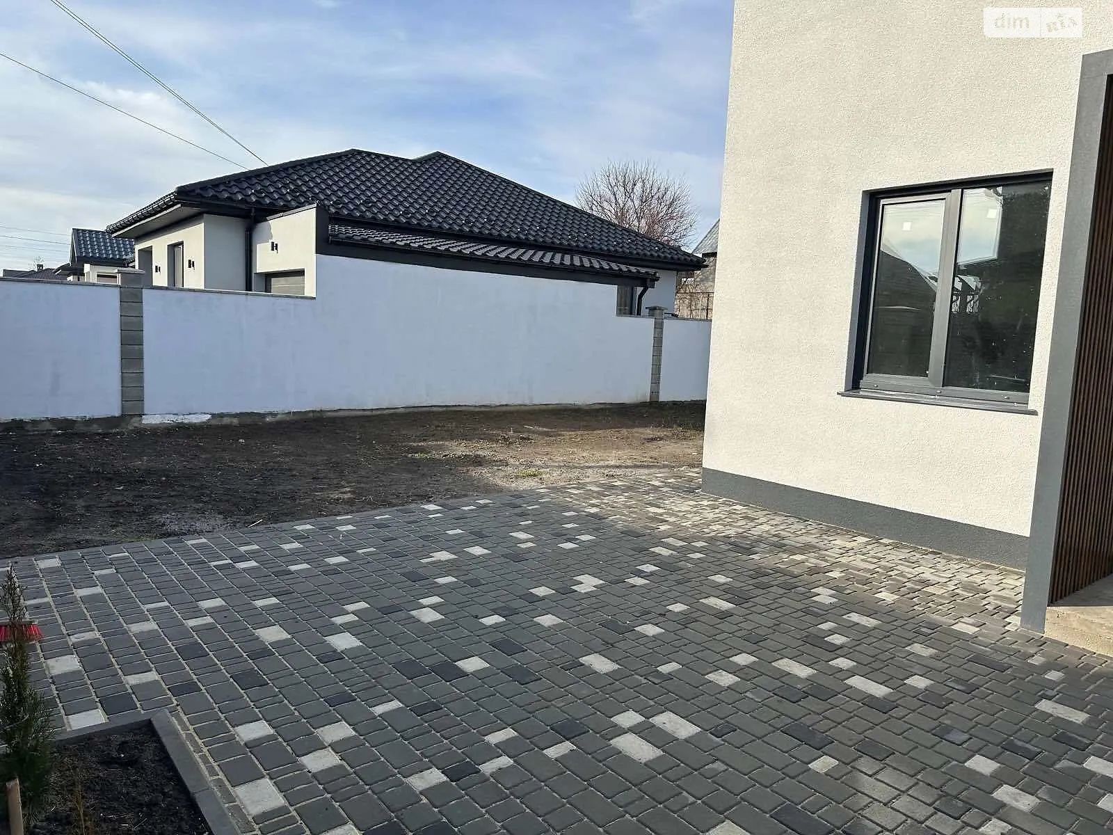 Продается дом на 2 этажа 114 кв. м с бассейном, цена: 95000 $ - фото 1
