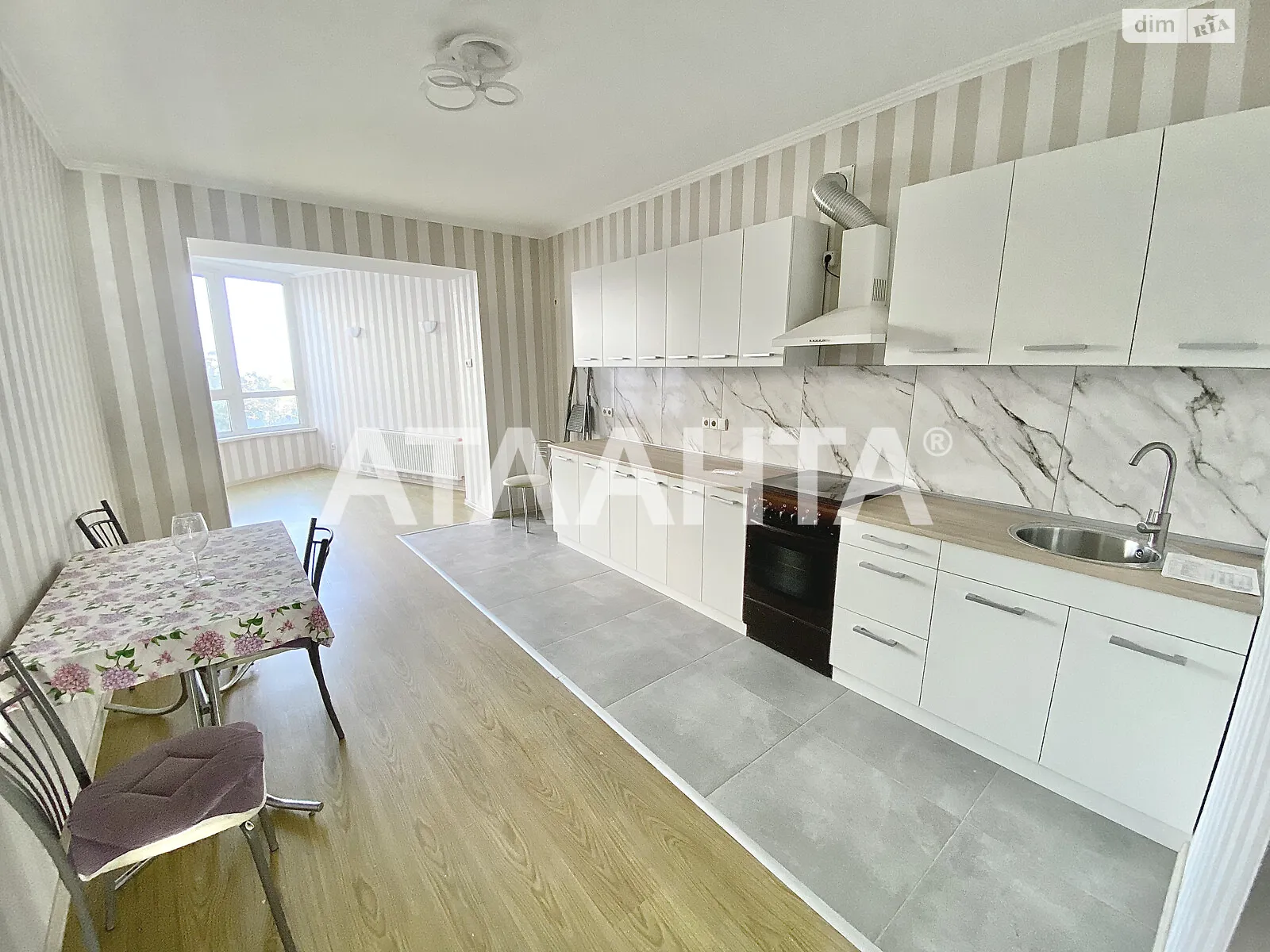 Продається 2-кімнатна квартира 76.8 кв. м у Одесі, вул. Мечникова, 2/1 - фото 1