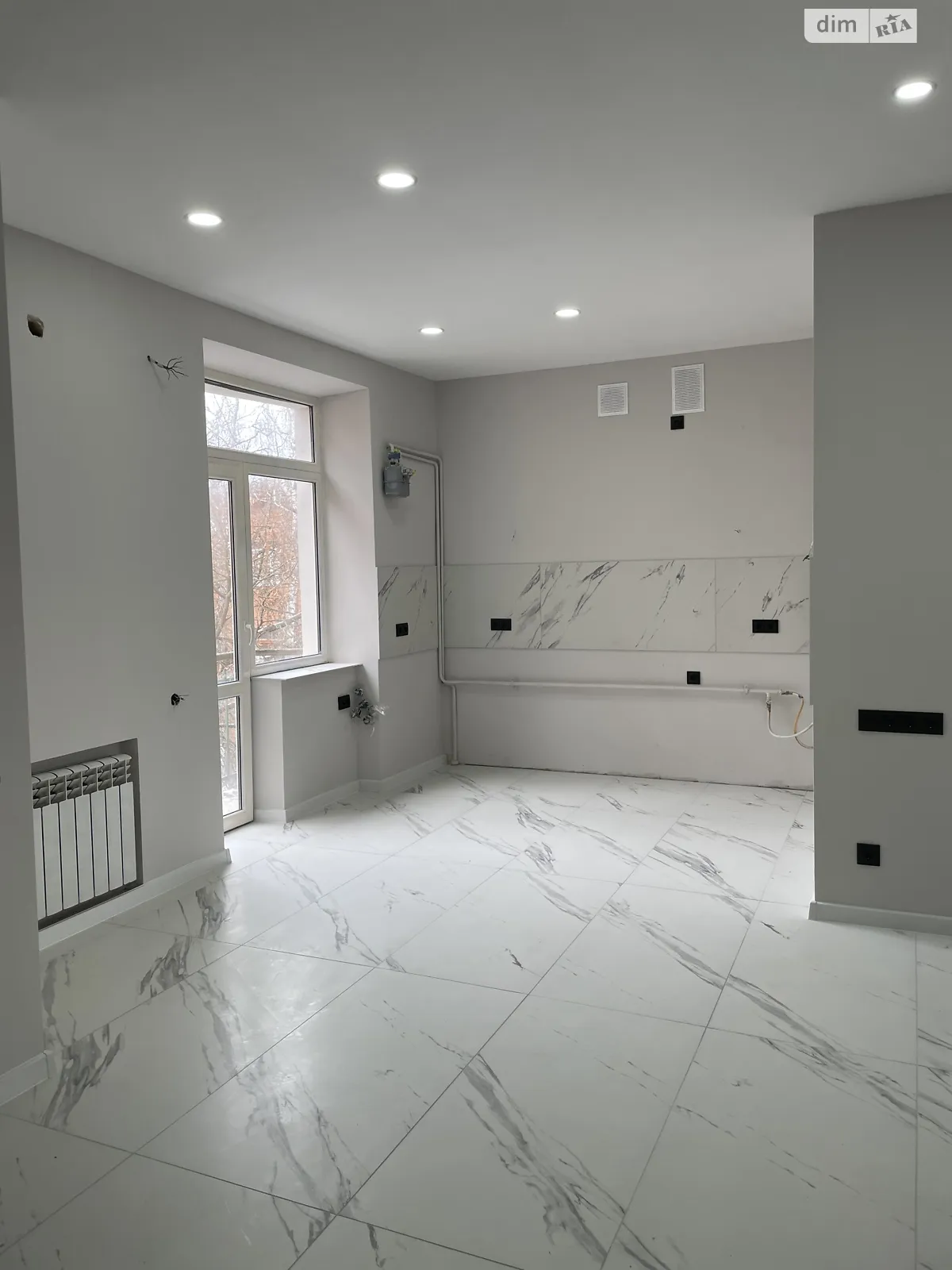 Продается 2-комнатная квартира 73.9 кв. м в Ровно, ул. Соборная, 156 - фото 1