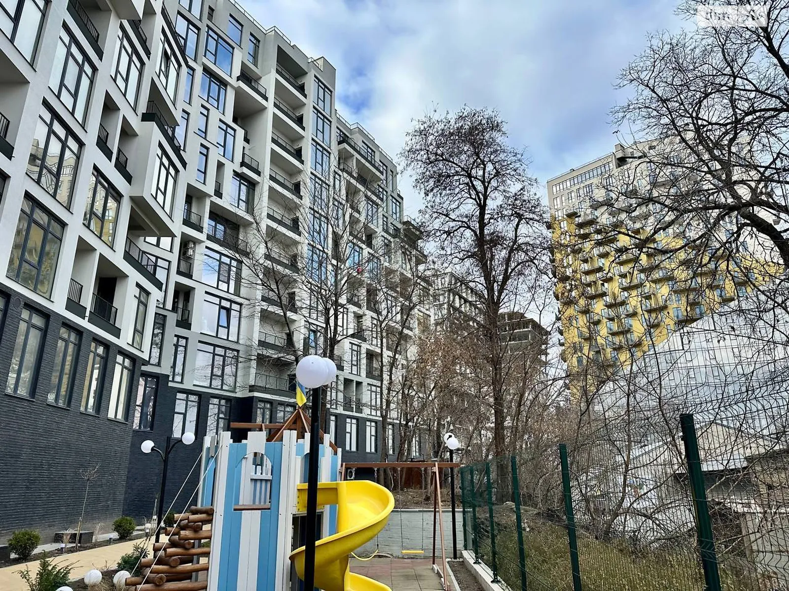 Продається 1-кімнатна квартира 65.2 кв. м у Одесі, вул. Приморська, 47Е/2 - фото 1