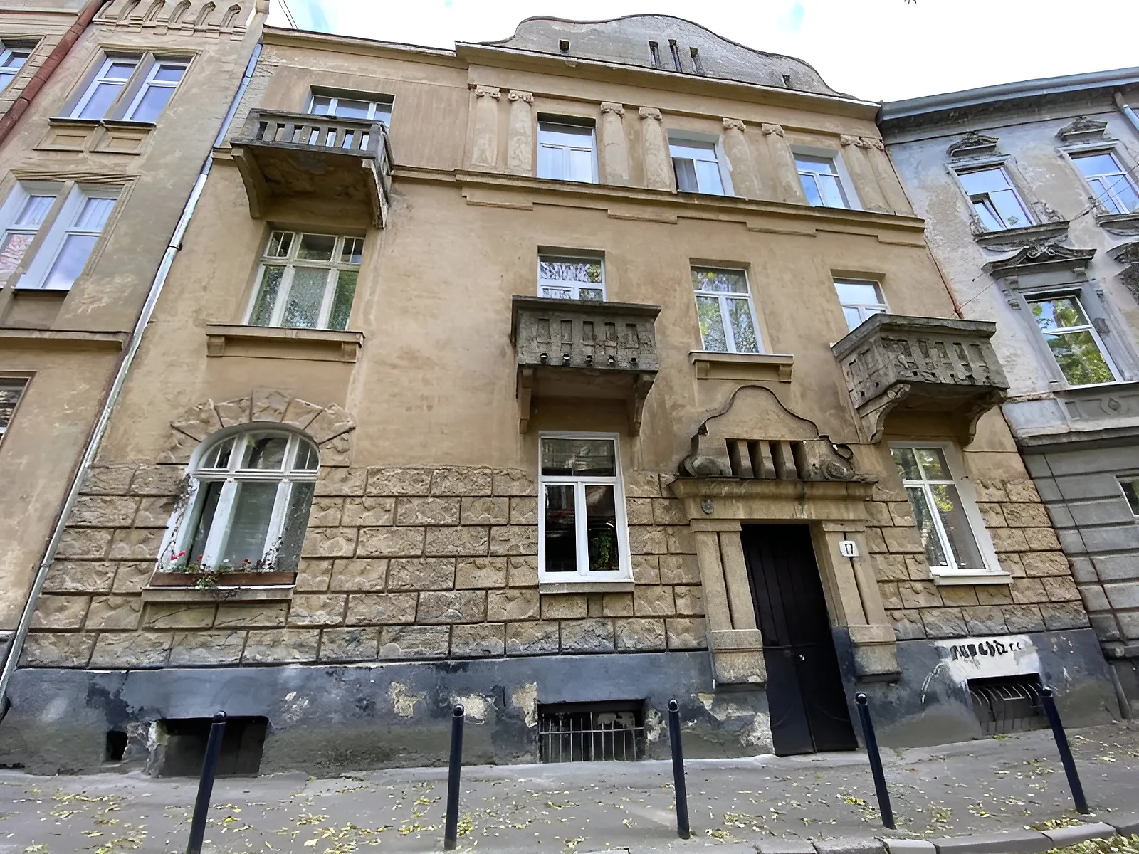 Продается 3-комнатная квартира 156.1 кв. м в Львове, ул. Донцова Дмитрия, 17 - фото 1