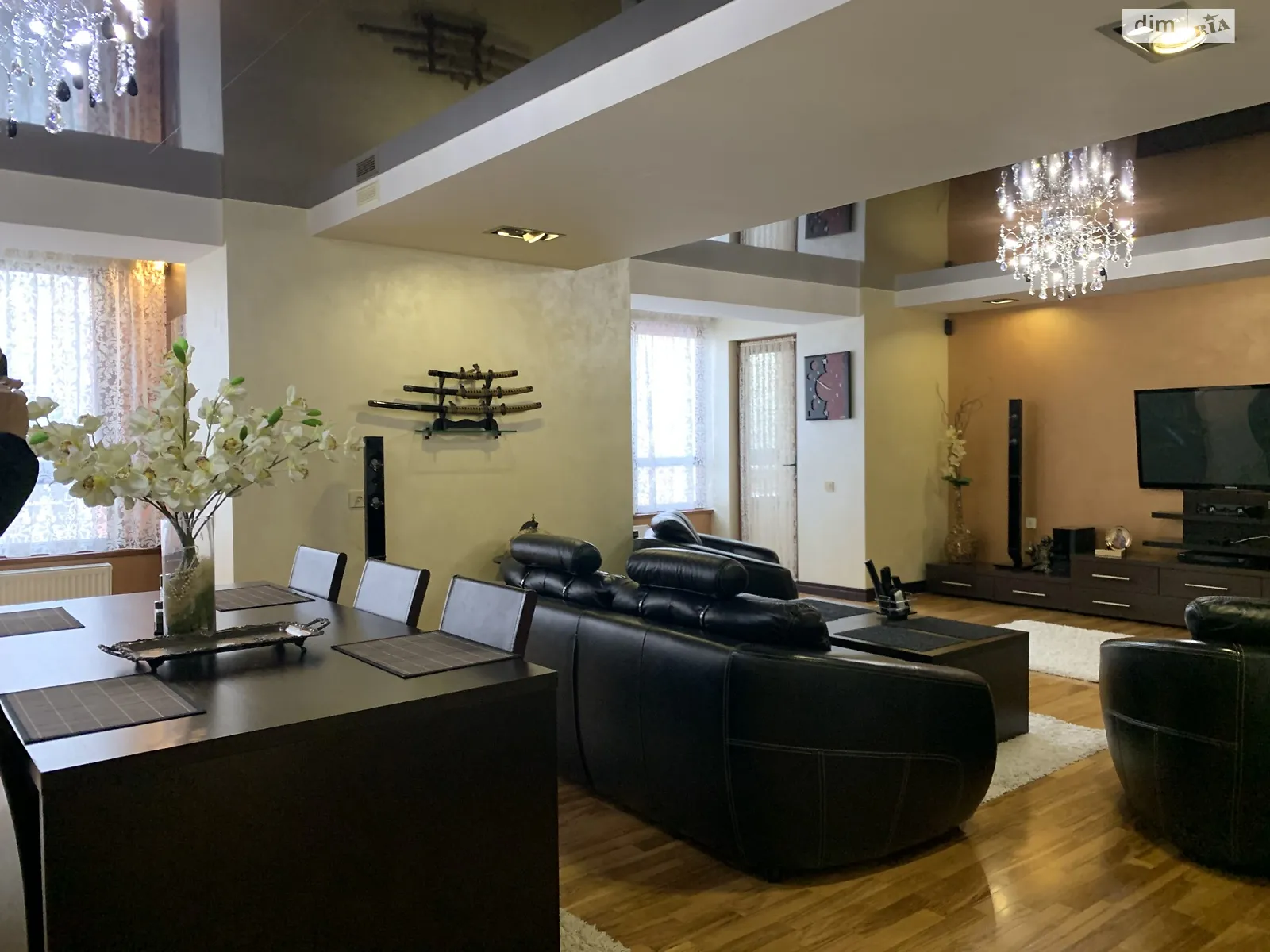 3-комнатная квартира 100 кв. м в, цена: 700 $ - фото 1